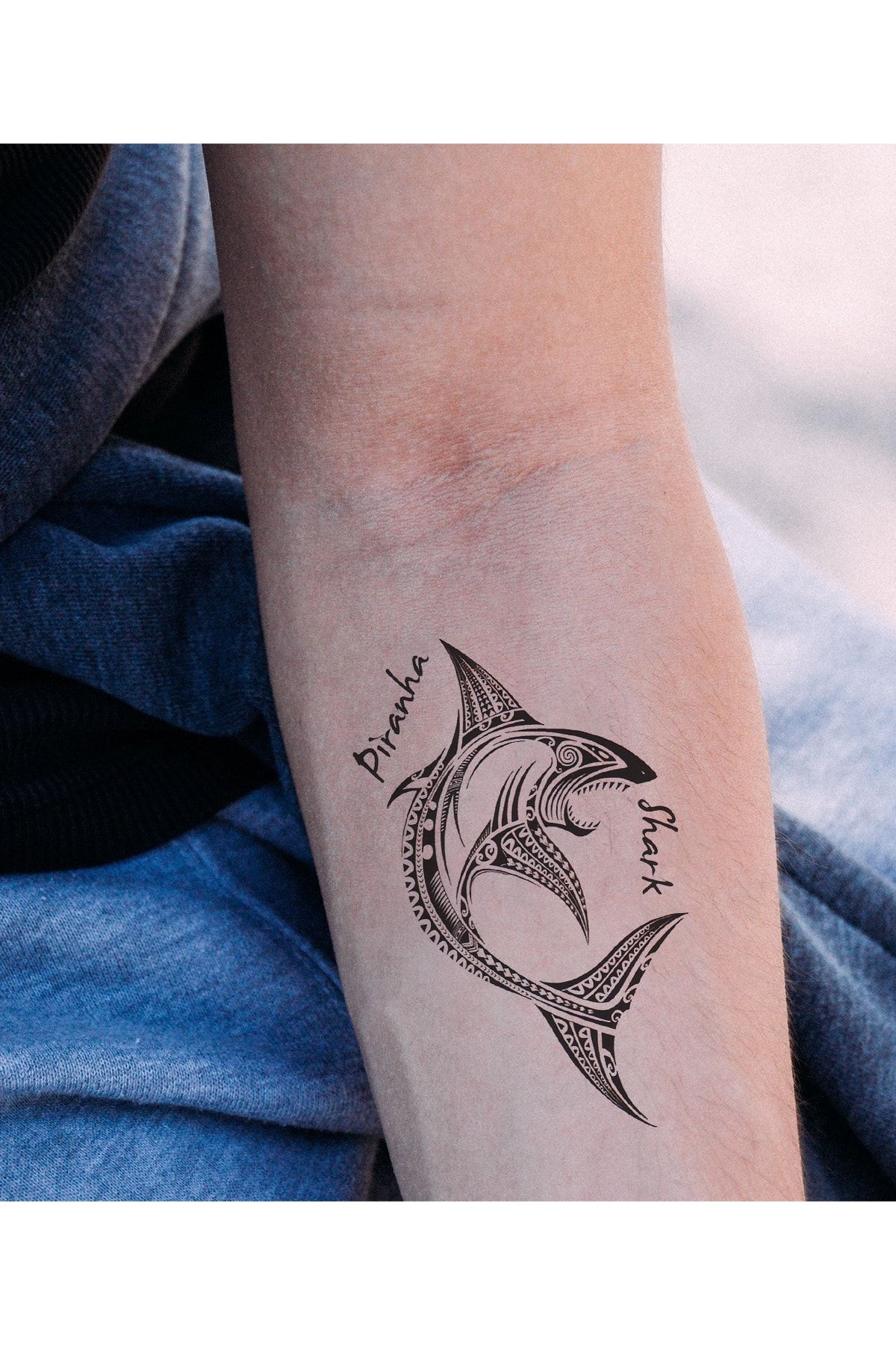 BP Tattoo Minimal Köpek Balığı Dövmesi