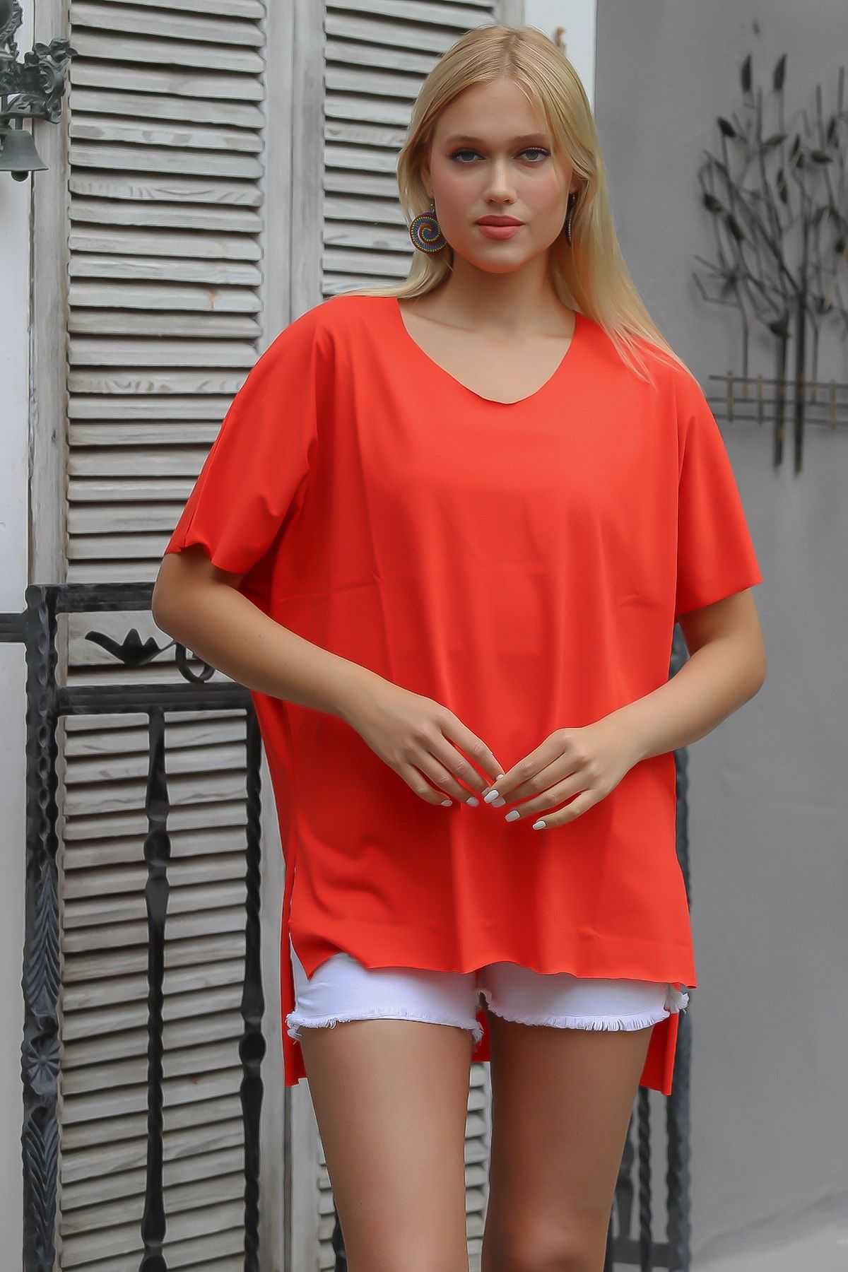Chiccy Kırmızı V Yaka Düşük Kol Yırtmaçlı Örme Oversize T-Shirt