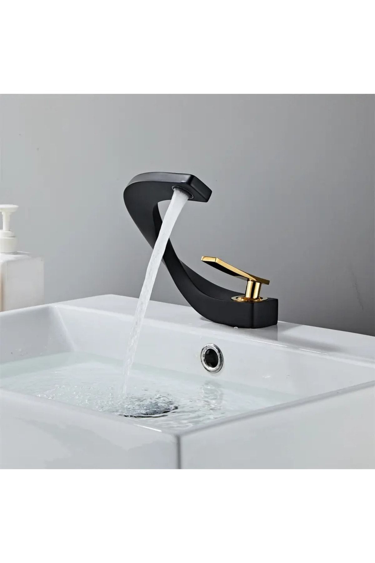 Anunnaki Mat Modern Siyah Gold Güverte Monteli Banyo Lavabo Musluğu Özel Tasarım Musluk Soğuk ve Sıcak