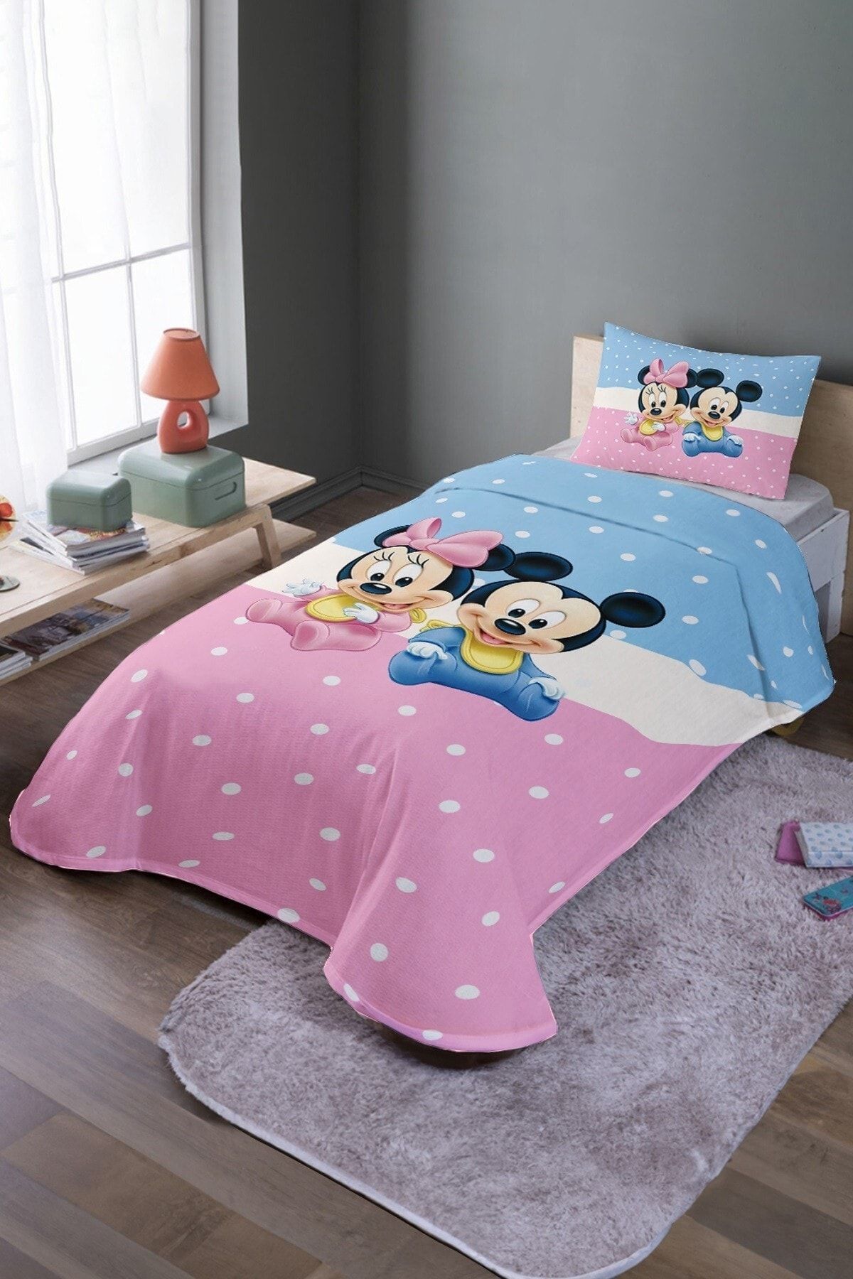 Evpanya Pembe Mavi Mickey Ve Minnie Desenli Tek Kişilik Pike Takımı Ve Yatak Örtüsü