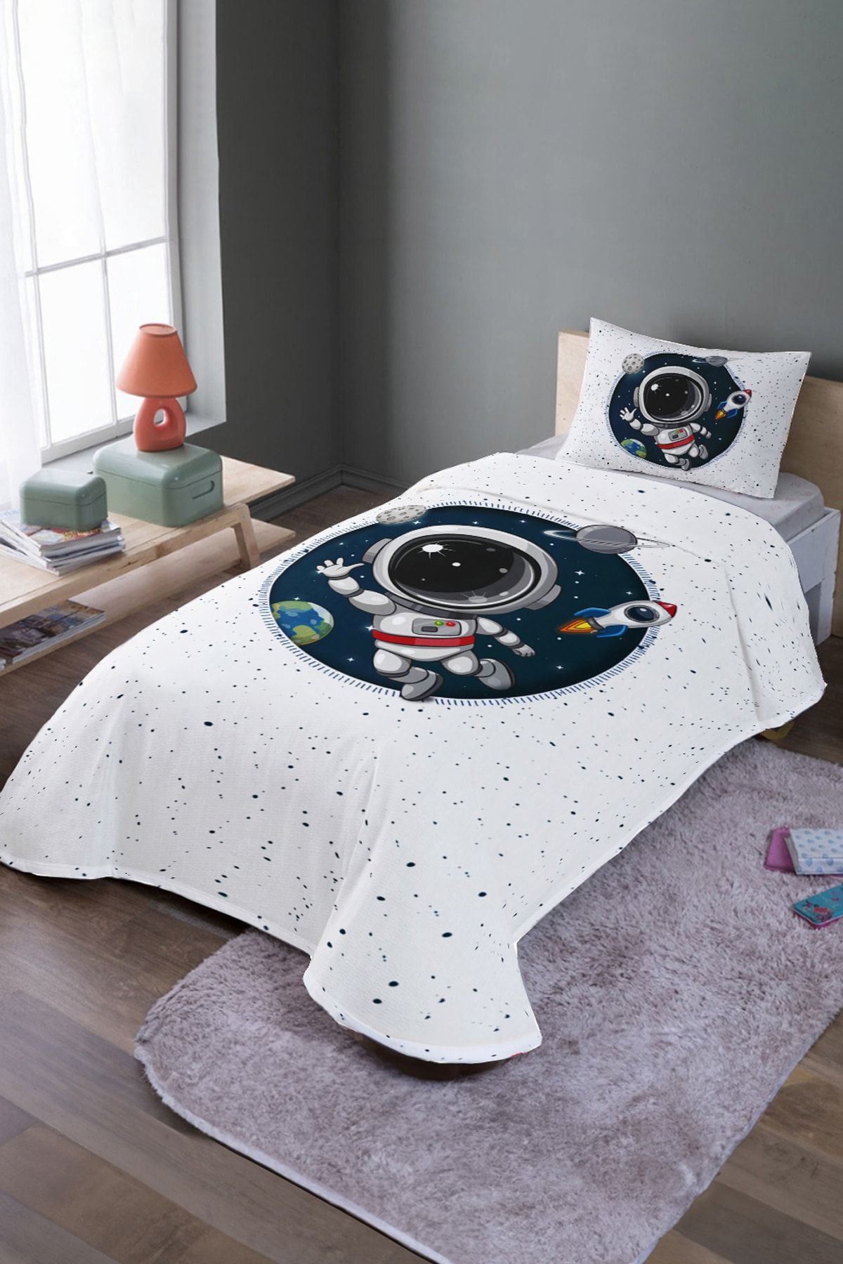 Evpanya Maceracı Minik Astronot Desenli Tek Kişilik Pike Takımı Ve Yatak Örtüsü
