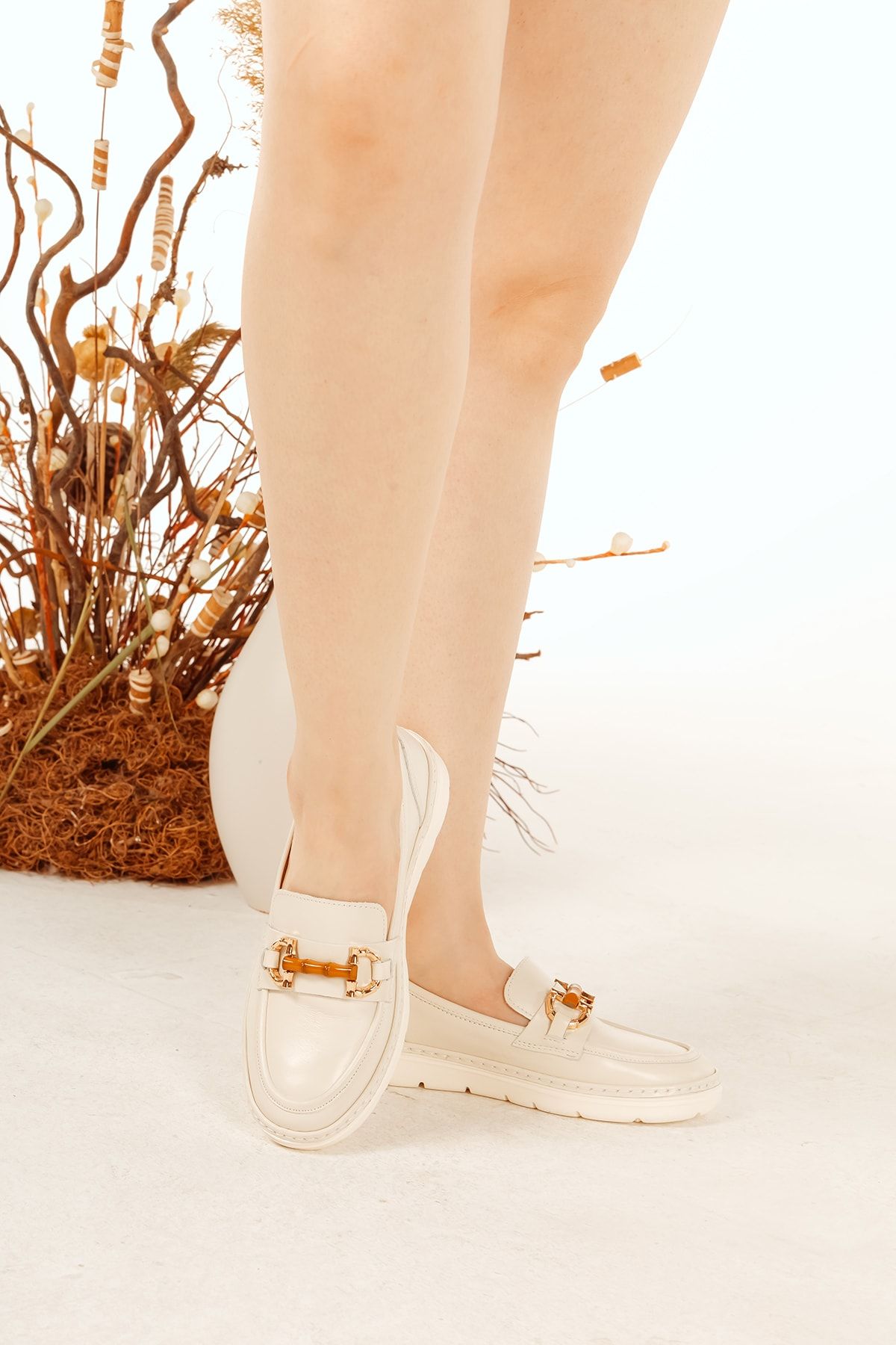 Cooliza Hakiki Deri Toka Detaylı Günlük Rahat Kadın Babet Casual Ayakkabı Kırık Beyaz
