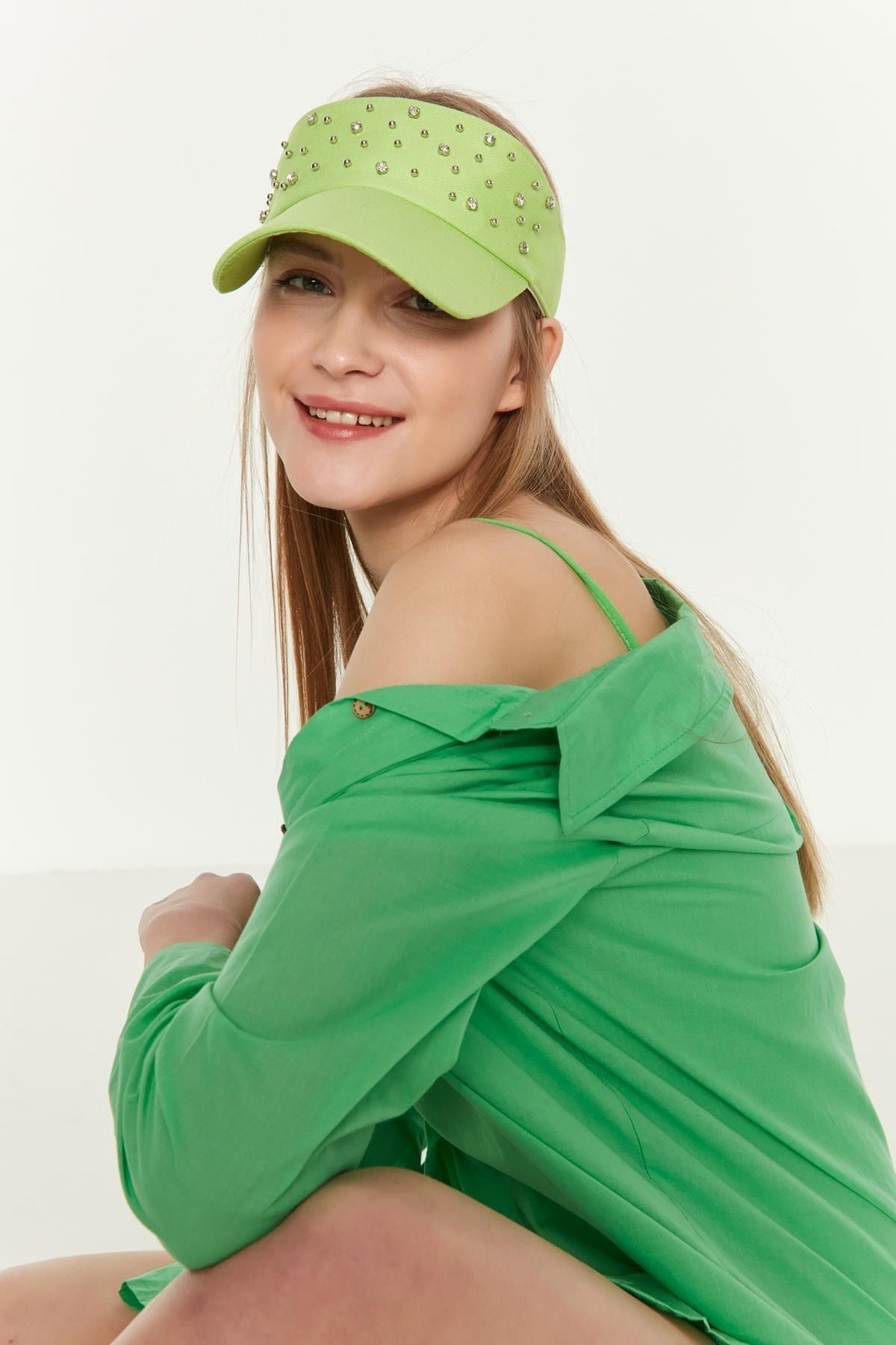 Axesoire 13363-5 Üzeri Taşlı Yeşil Tenisçi Şapkası