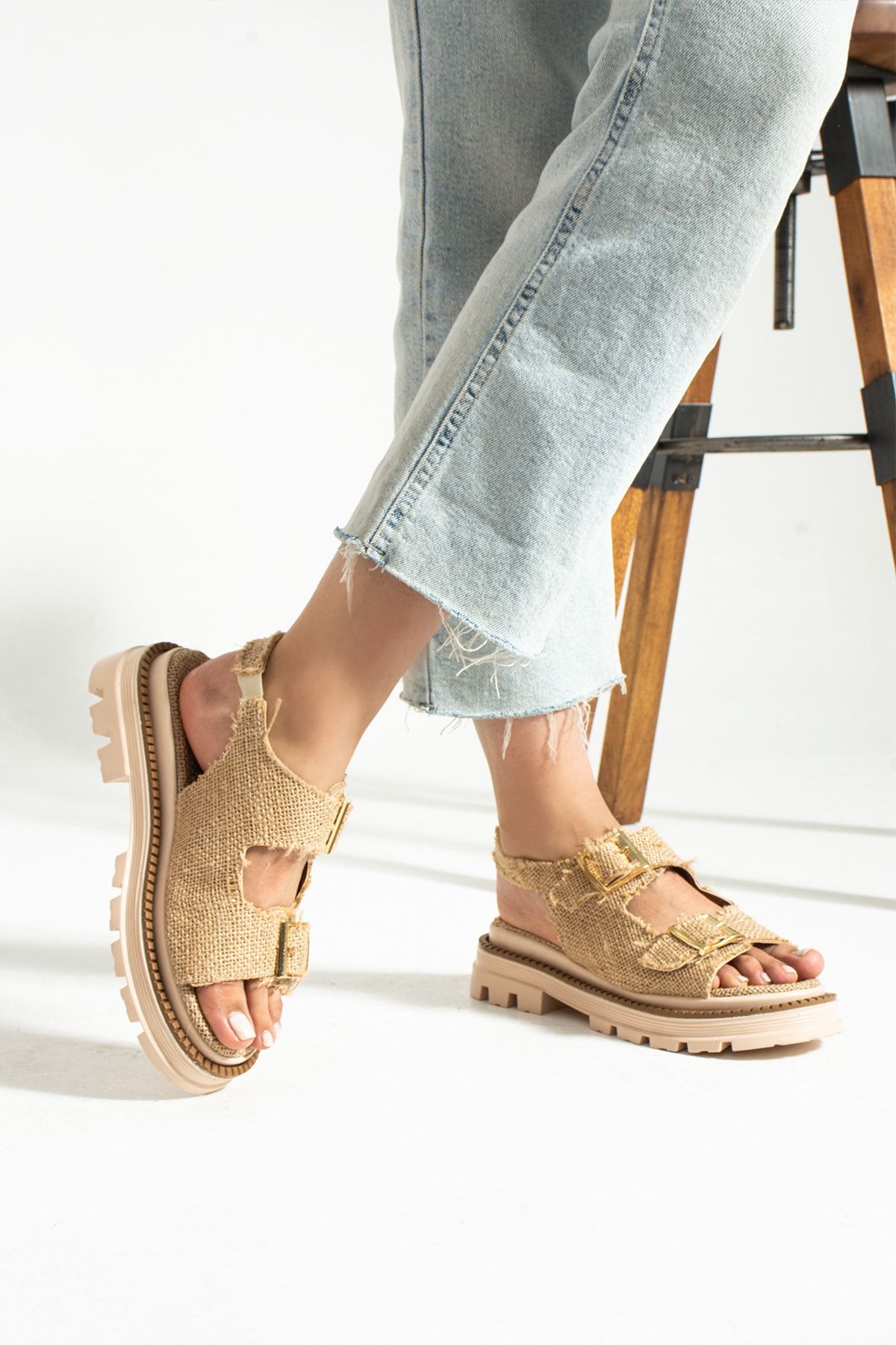 Yula Fashion Shoes Kadın Günlük Toka Detaylı Keten Sandalet Hasır