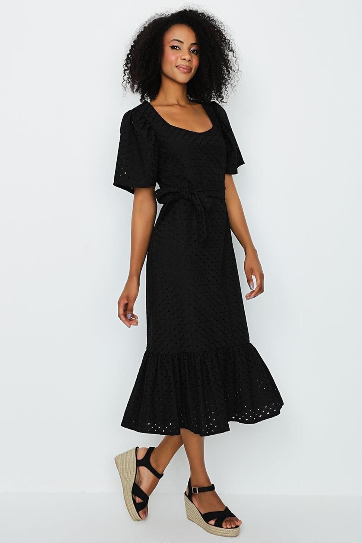 Select Moda Kadın Siyah Balon Kol Eteği Fırfırlı Brode Elbise