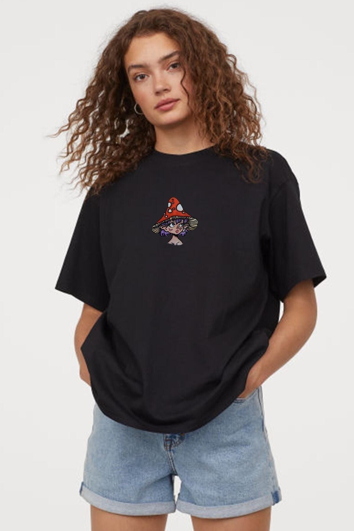 Yasolin Kadın Siyah Önü Mantar Şapkalı Kız Baskılı Bisiklet Yaka Oversize Pamuklu T-shirt