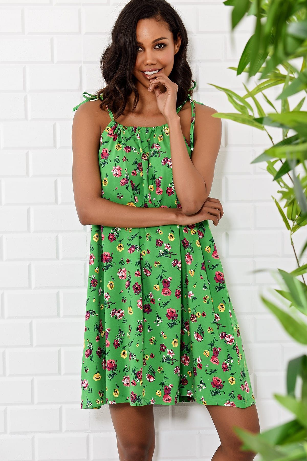 Trend Alaçatı Stili Kadın Yeşil İp Askılı Çiçekli Elbise ALC-018-070-T