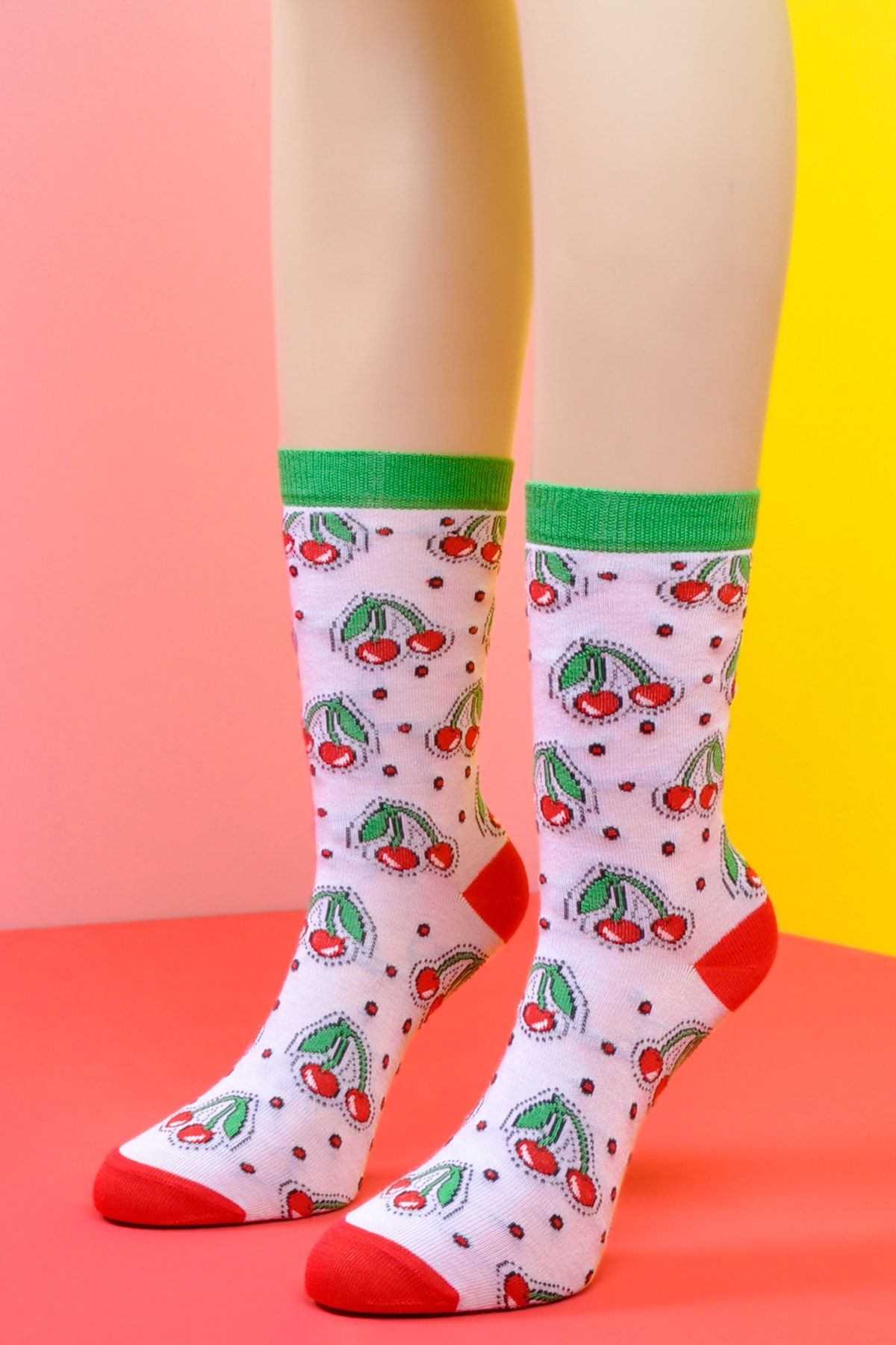 Socks Academy Kadın Lila Kiraz Desenli Yeşil Ve Kırmızı Detaylı Çorap