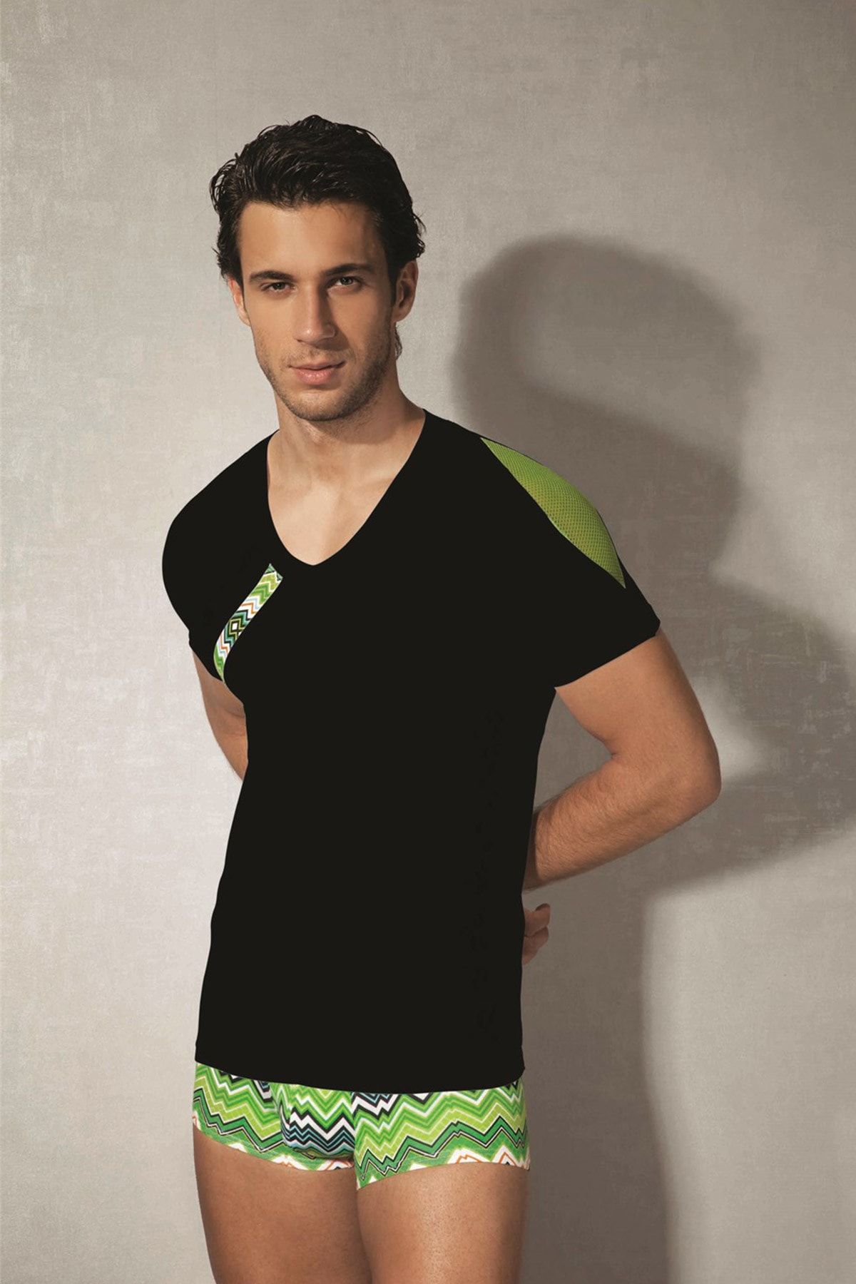 Doreanse Erkek Siyah - Yeşil Kalipso Derin V Yaka Modal T-Shirt 2575
