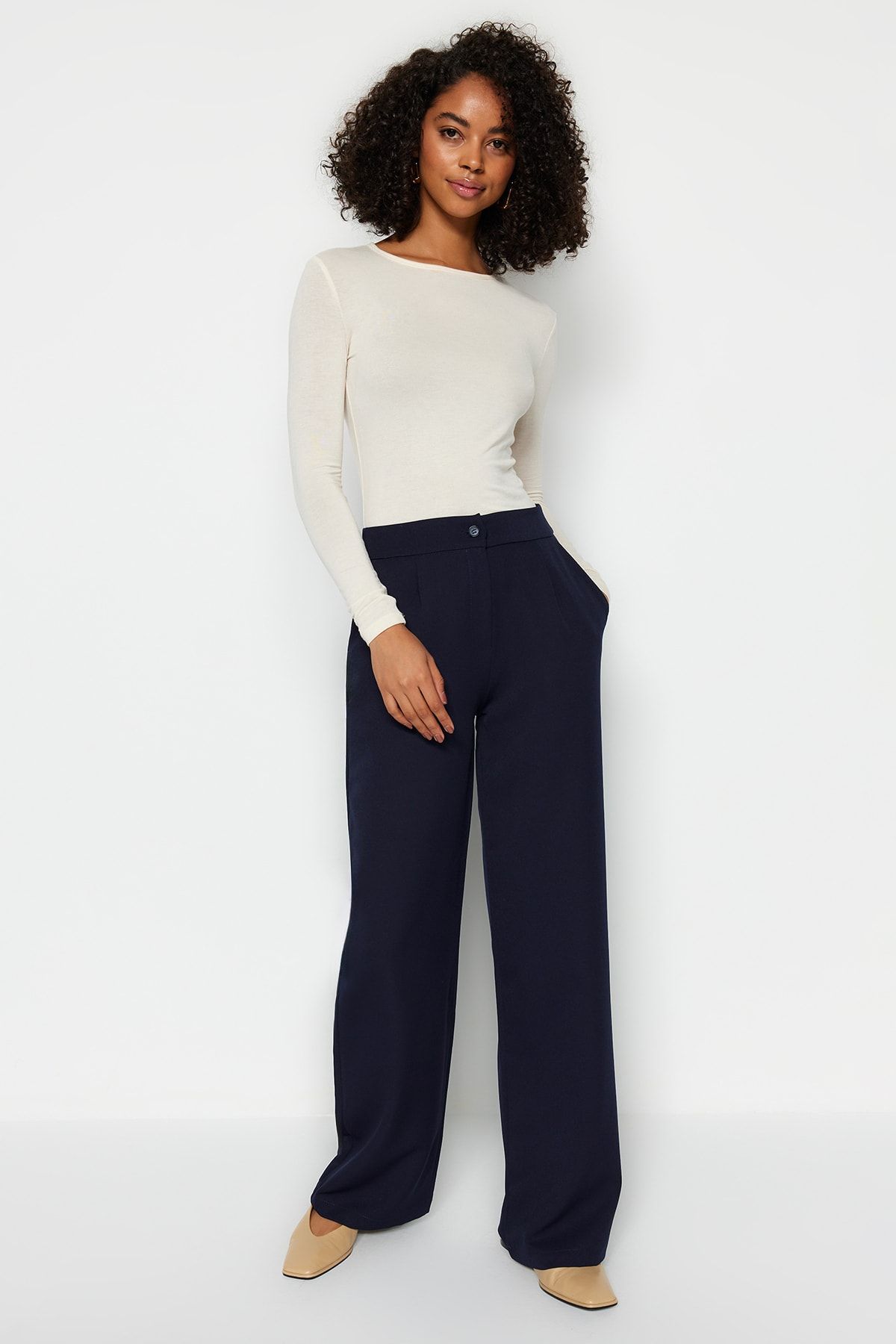 TRENDYOLMİLLA Lacivert Wide Leg/Geniş Paça Dokuma Kumaş Pantolon TWOAW22PL0139