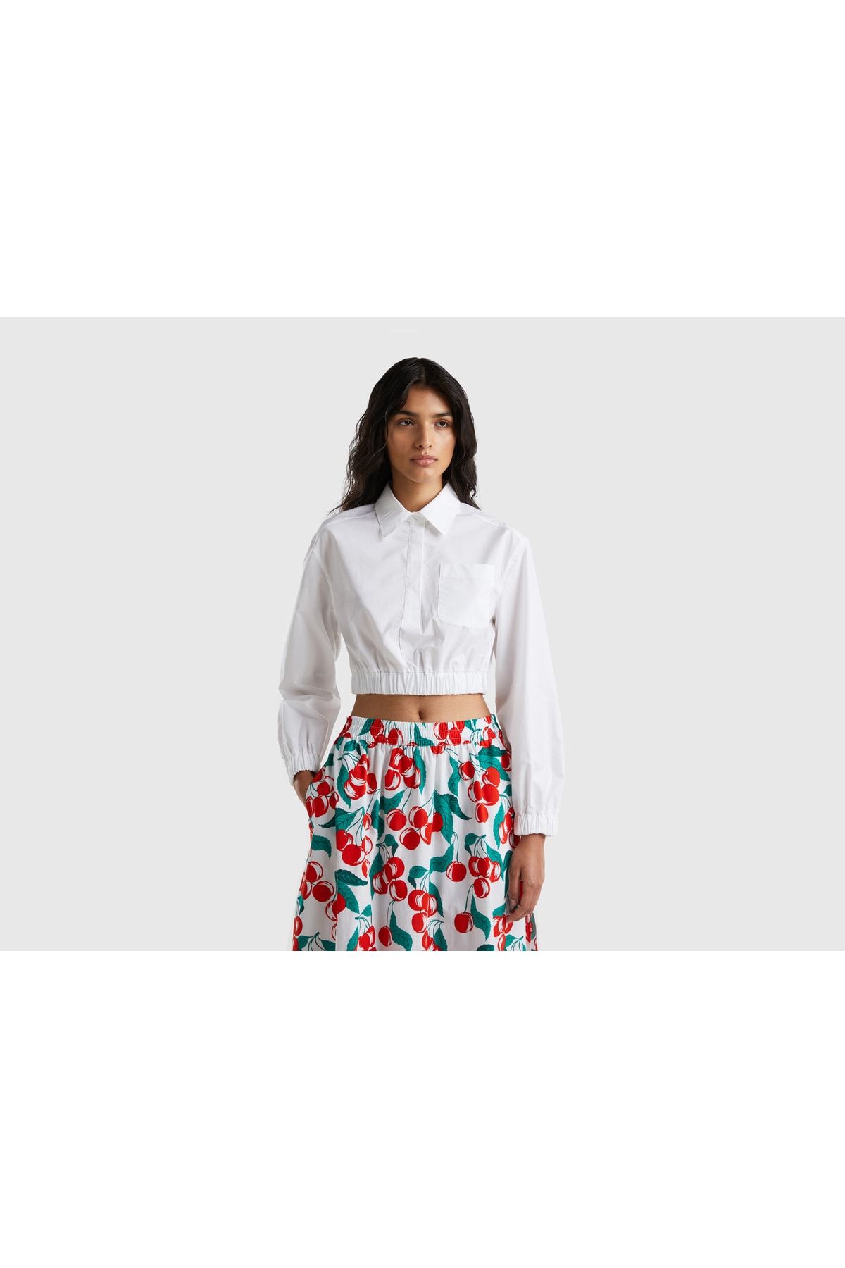 United Colors of Benetton Kadın Beyaz Gömlek Yaka Lastikli Poplin Crop Bluz Beyaz