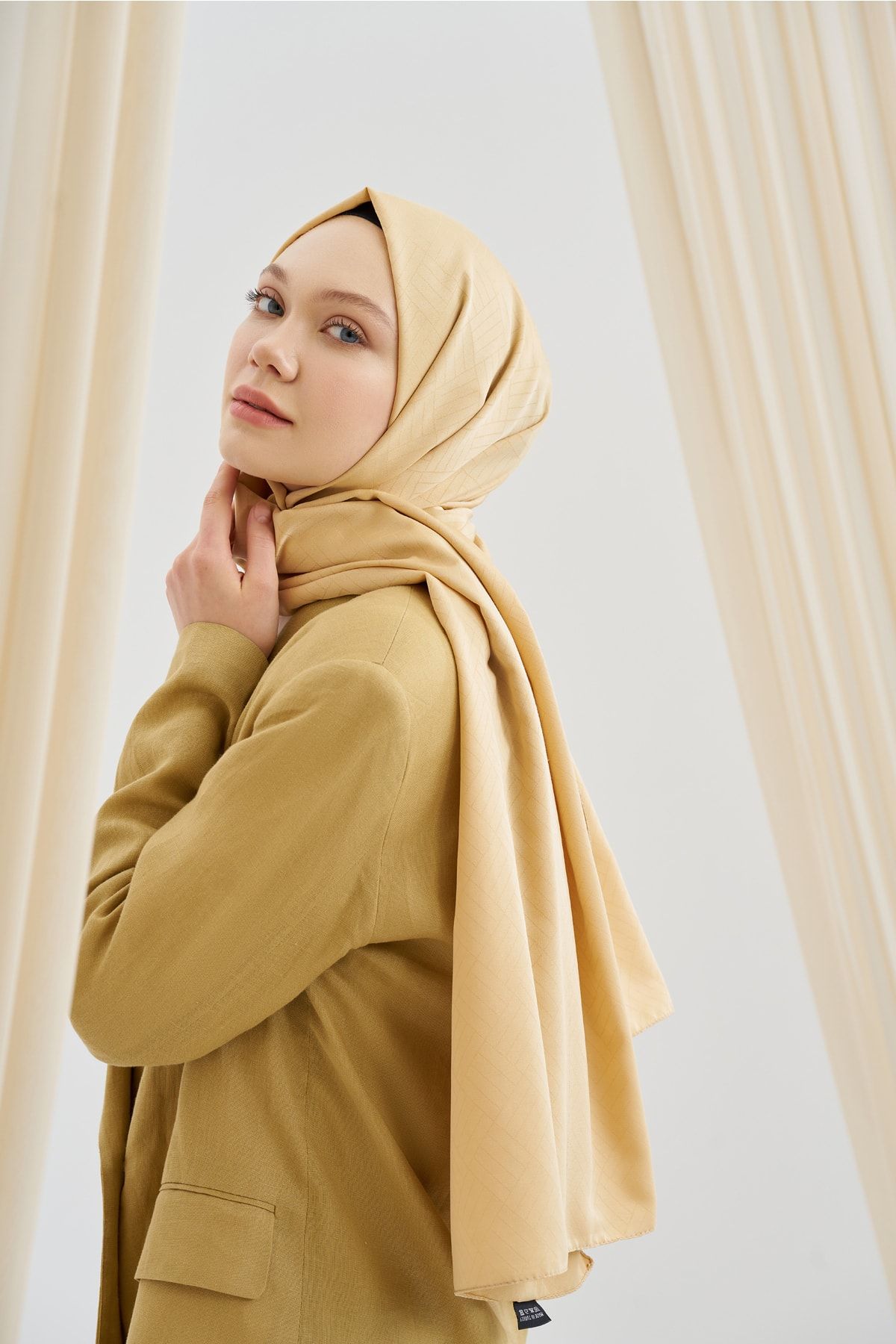 ARMANDA Yeni Sezon Grafik Desen Şal - Perla Serisi Minimal Desen Şık Şal Başörtü Hijab Scarf