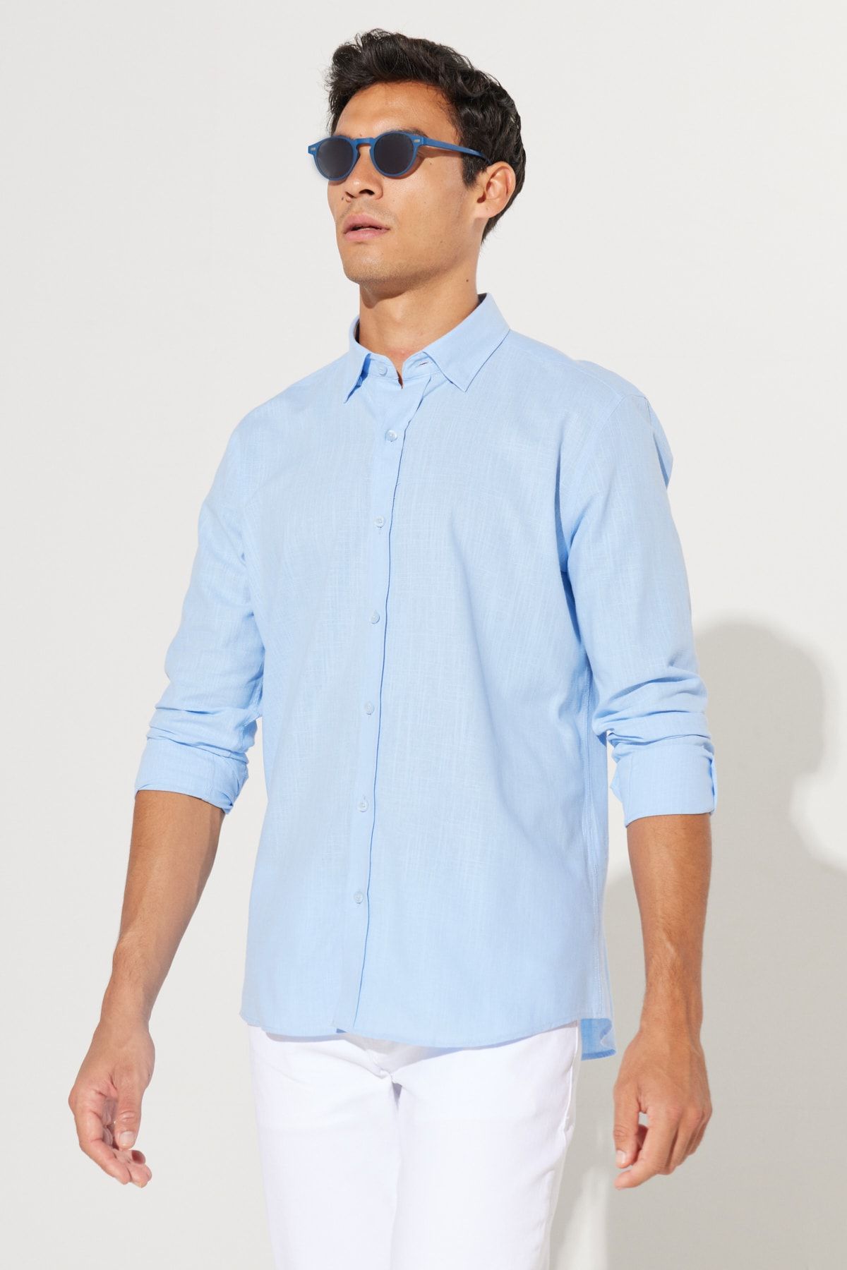 AC&Co / Altınyıldız Classics Erkek Mavi Tailored Slim Fit Dar Kesim Düğmeli Yaka Keten Görünümlü %100 Pamuk Flamlı Gömlek
