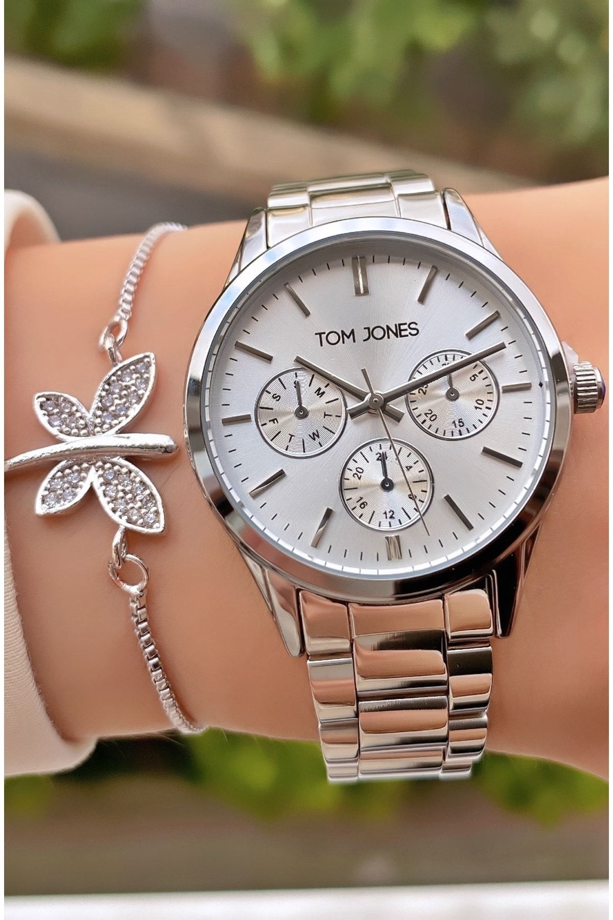 Tom Jones Marka Gümüş Renk 2 Yıl Garantili Kadın Kol Saati - Bileklik