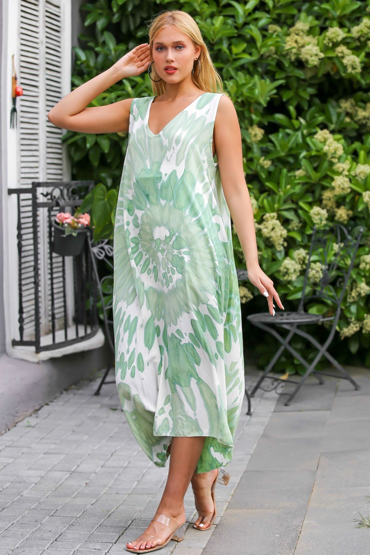 Chiccy İtalyan Açık Yeşil V Yaka Kolsuz Batik Örme Geniş Kesim Elbise