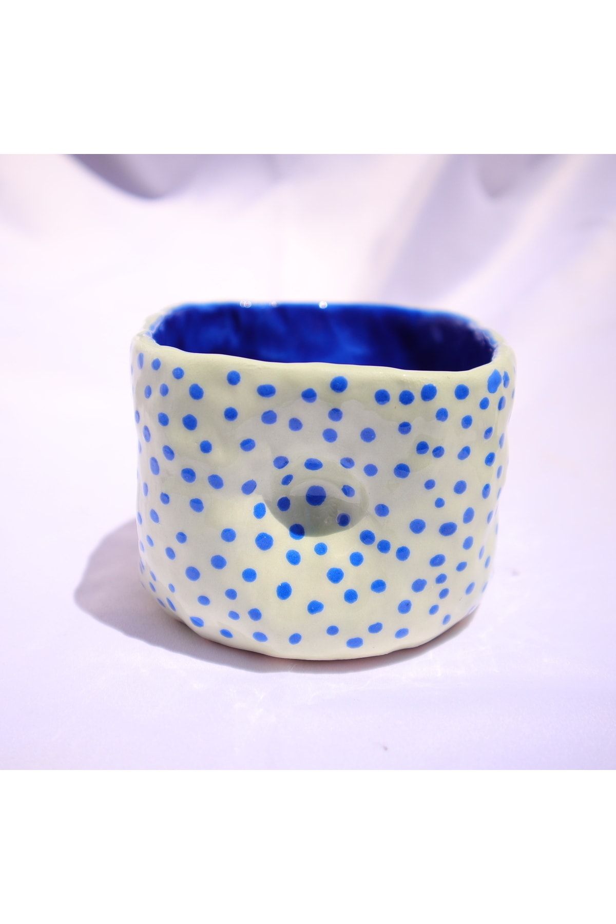 Lily & Loly Ceramics Mavi Benekli Kare Kulpsuz El Yapımı Seramik Kupa - 200 ml"