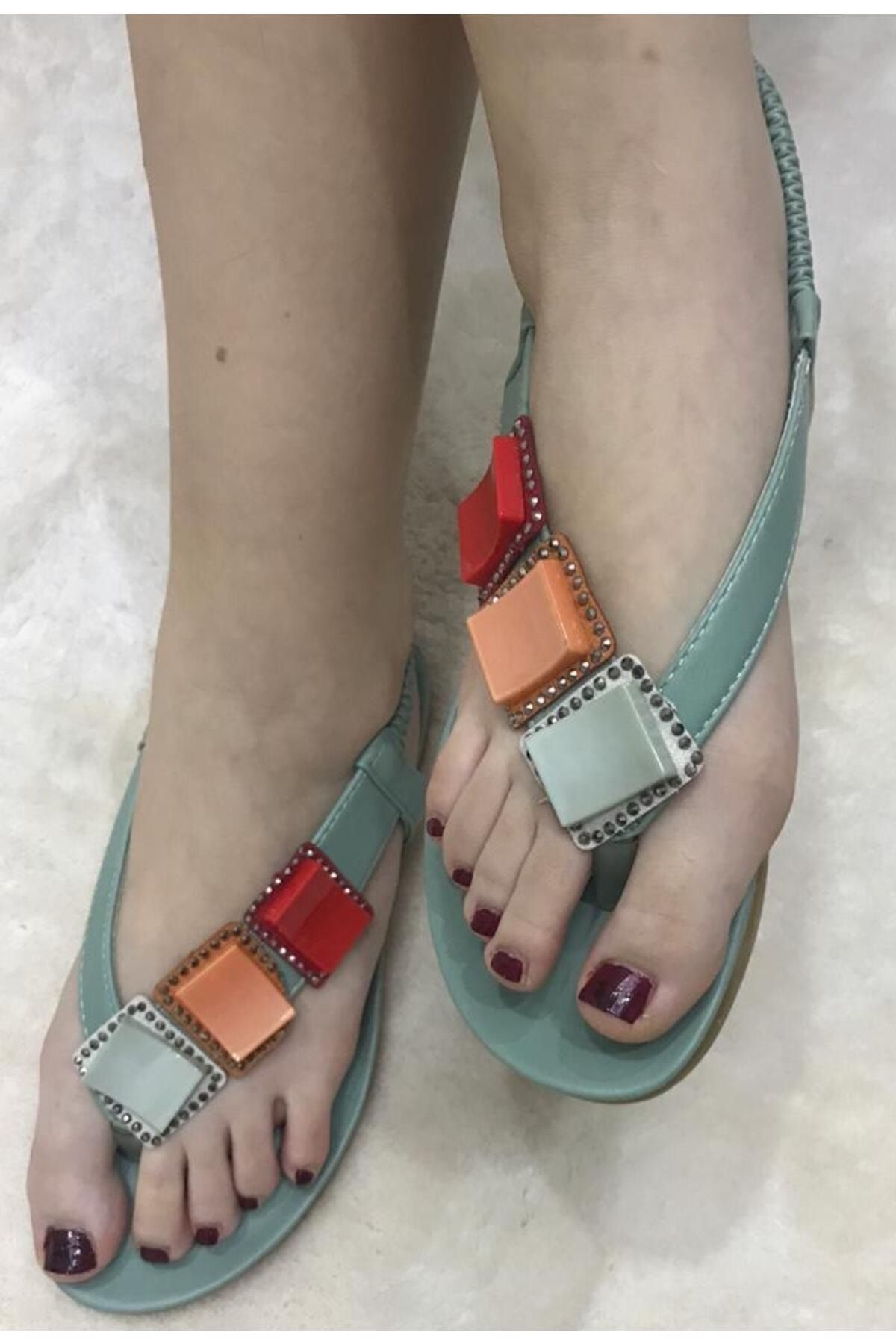 Guja kadın yazlık renkli taş modelli parmak arası yumuşak taban sandalet