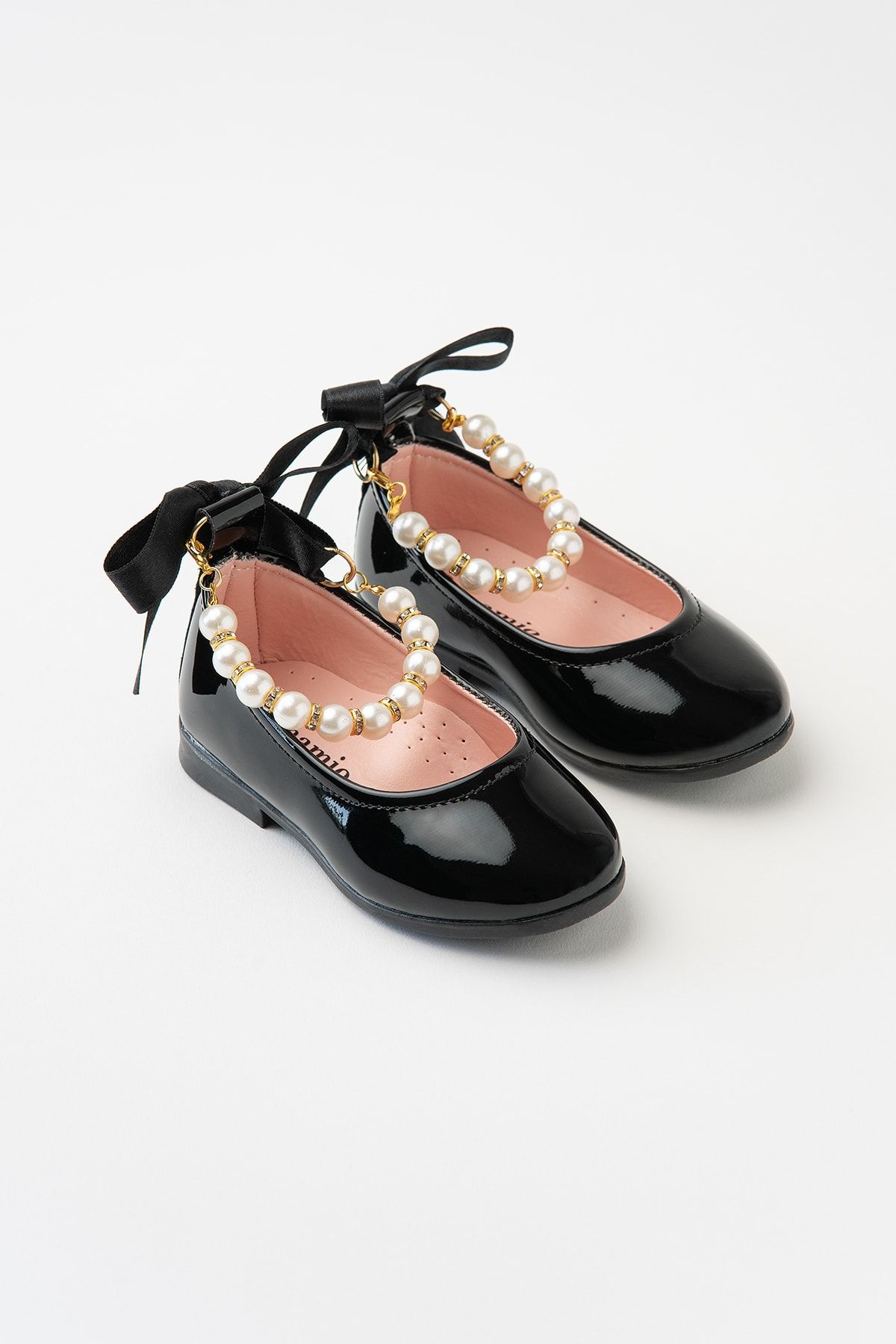 Banamio Eloise Arkası Fiyonklu İnci Bağlamalı Kız Çocuk Ayakkabı (siyah)