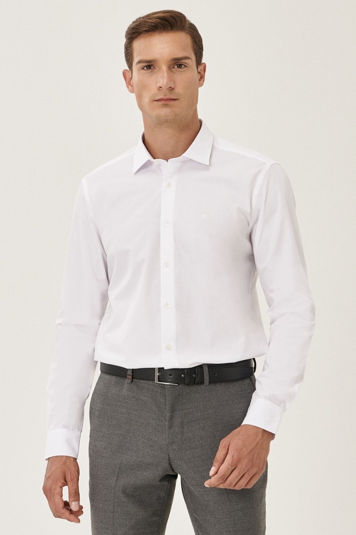 Altınyıldız Classics Erkek Beyaz Slim Fit Dar Kesim Klasik Yaka Pamuklu Gömlek