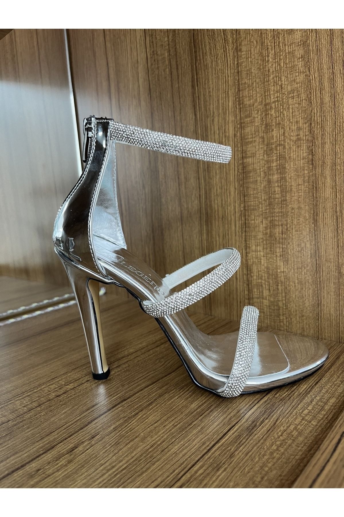 Mimoza Gümüş Ayna Üç Biyeli Taşlı İnce Yüksek Topuklu Abiye Ayakkabı