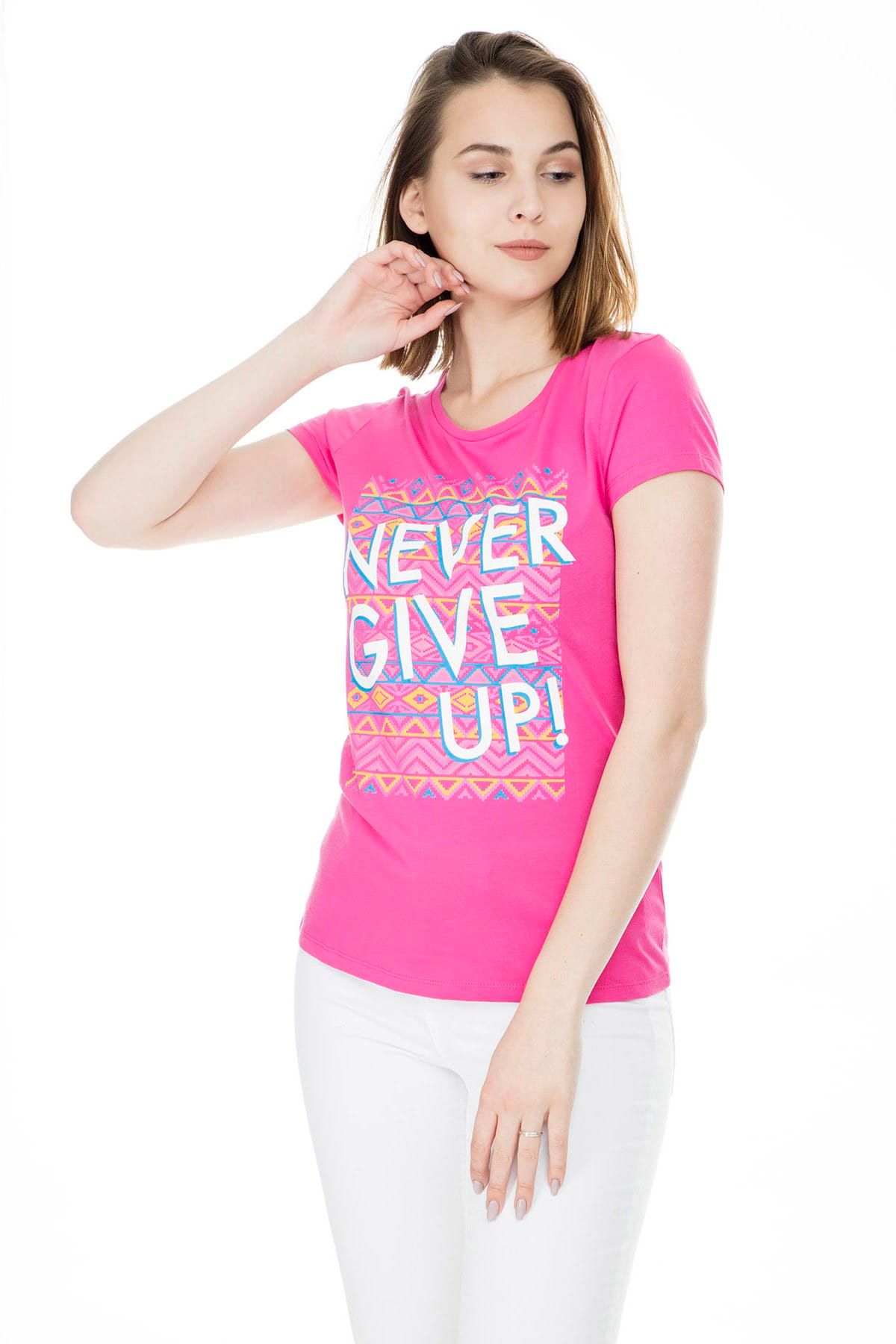 Arlin Kadın Fuşya Yuvarlak Yaka Never Give Up Baskılı T-Shirt 9YBTST1547B1