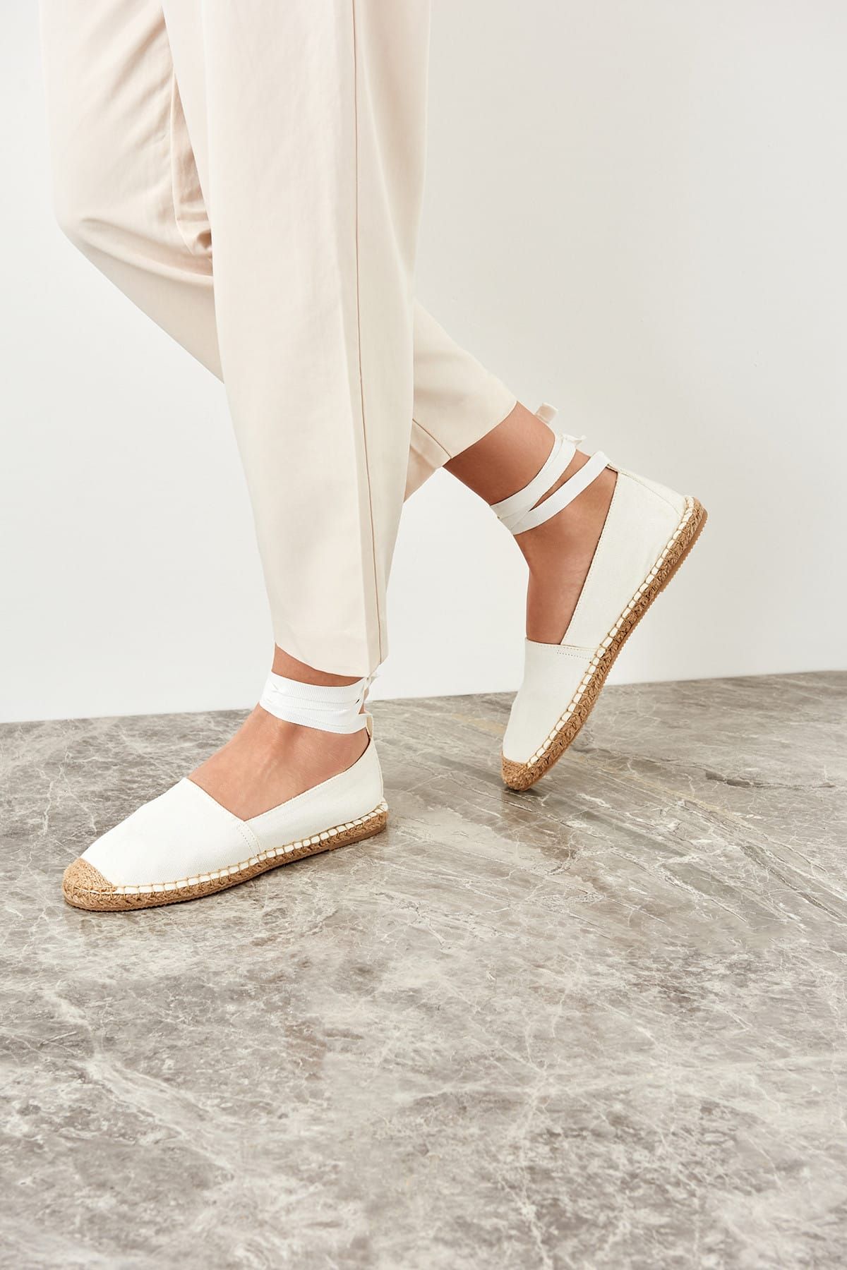 TRENDYOLMİLLA Beyaz Kadın Espadril TAKSS19ES0002