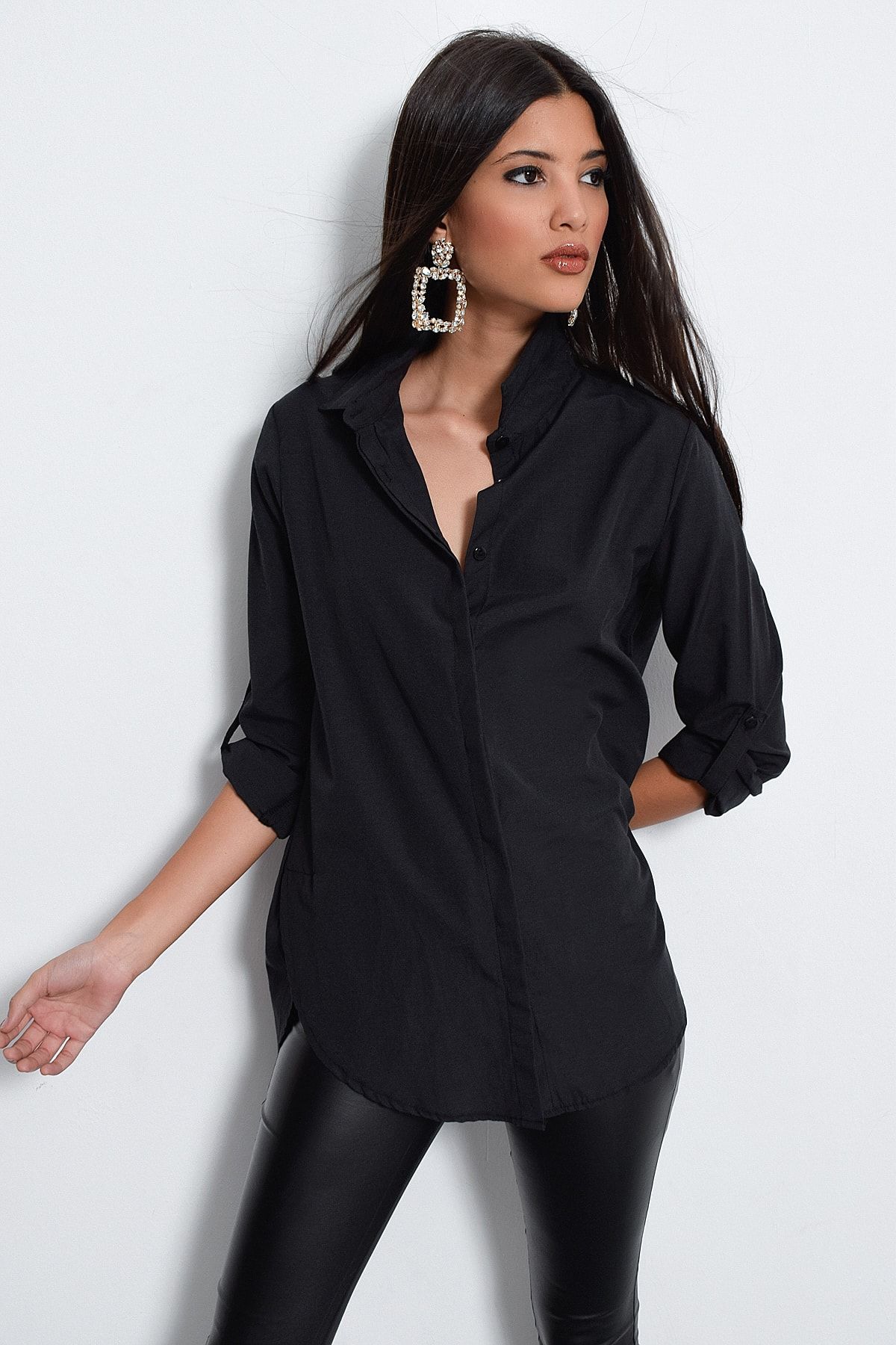 Cool & Sexy Kadın Siyah Gizli Düğmeli Uzun Gömlek SF105081