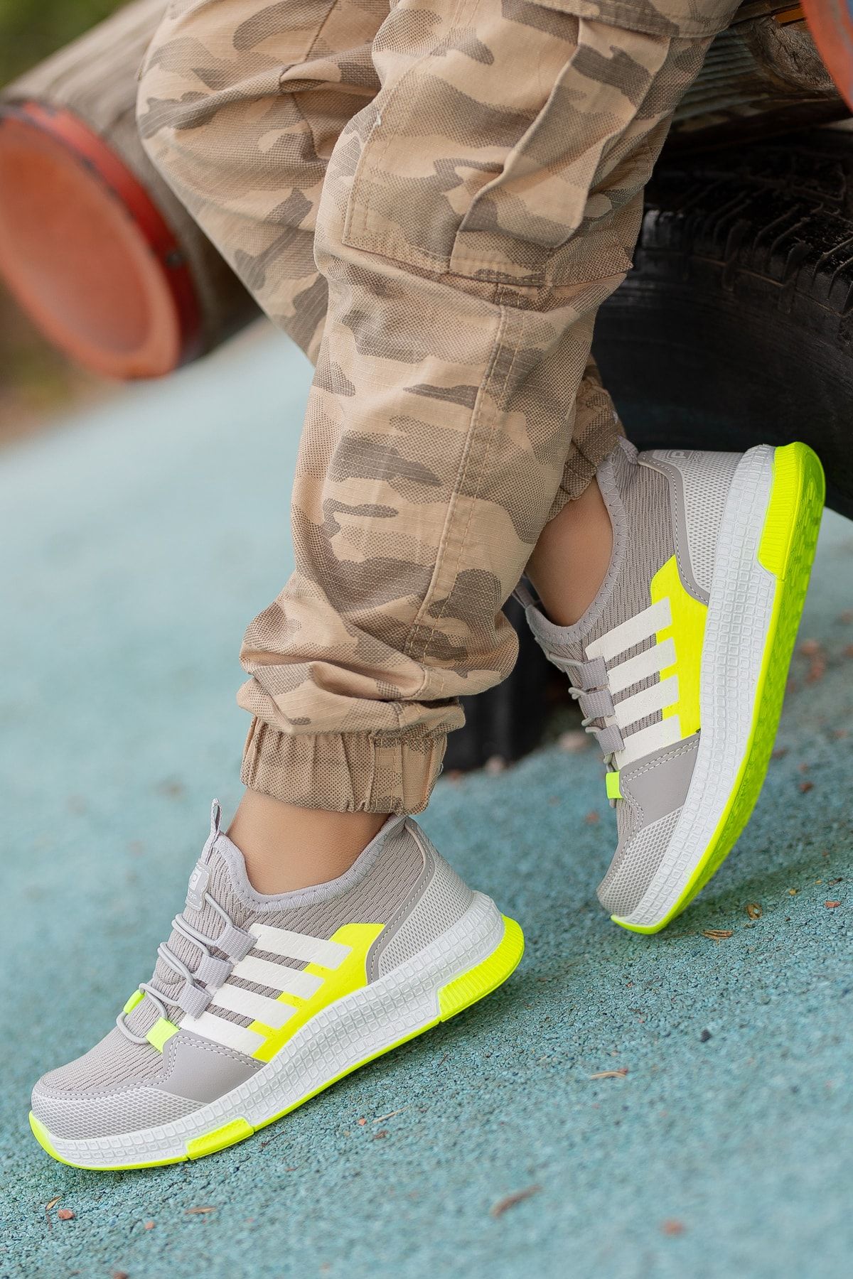 BOUIS Çocuk Unisex Fosforlu Günlük Buz Sarı Bağcıklı Rahat Nefes Alabilen Triko Esnek Hafif Şık Sneaker