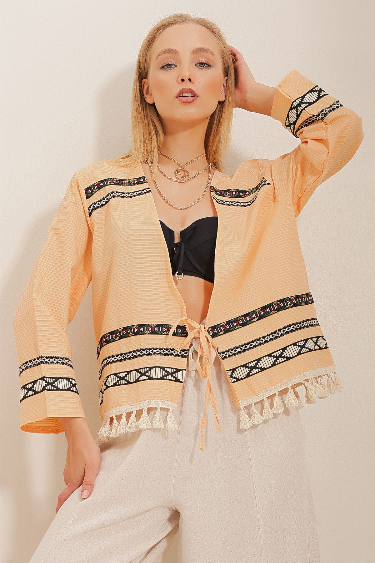 Trend Alaçatı Stili Kadın Kayısı Püsküllü Bordürlü Kimono Ceket ALC-X10539