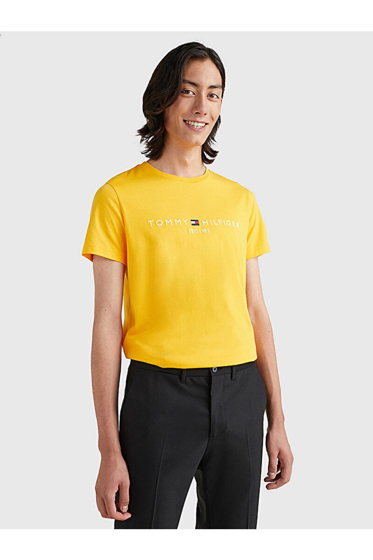 Tommy Hilfiger Erkek Dokuma Kumaş Kısa Kol Düz Model Sarı T-Shirt MW0MW11797-ZEW