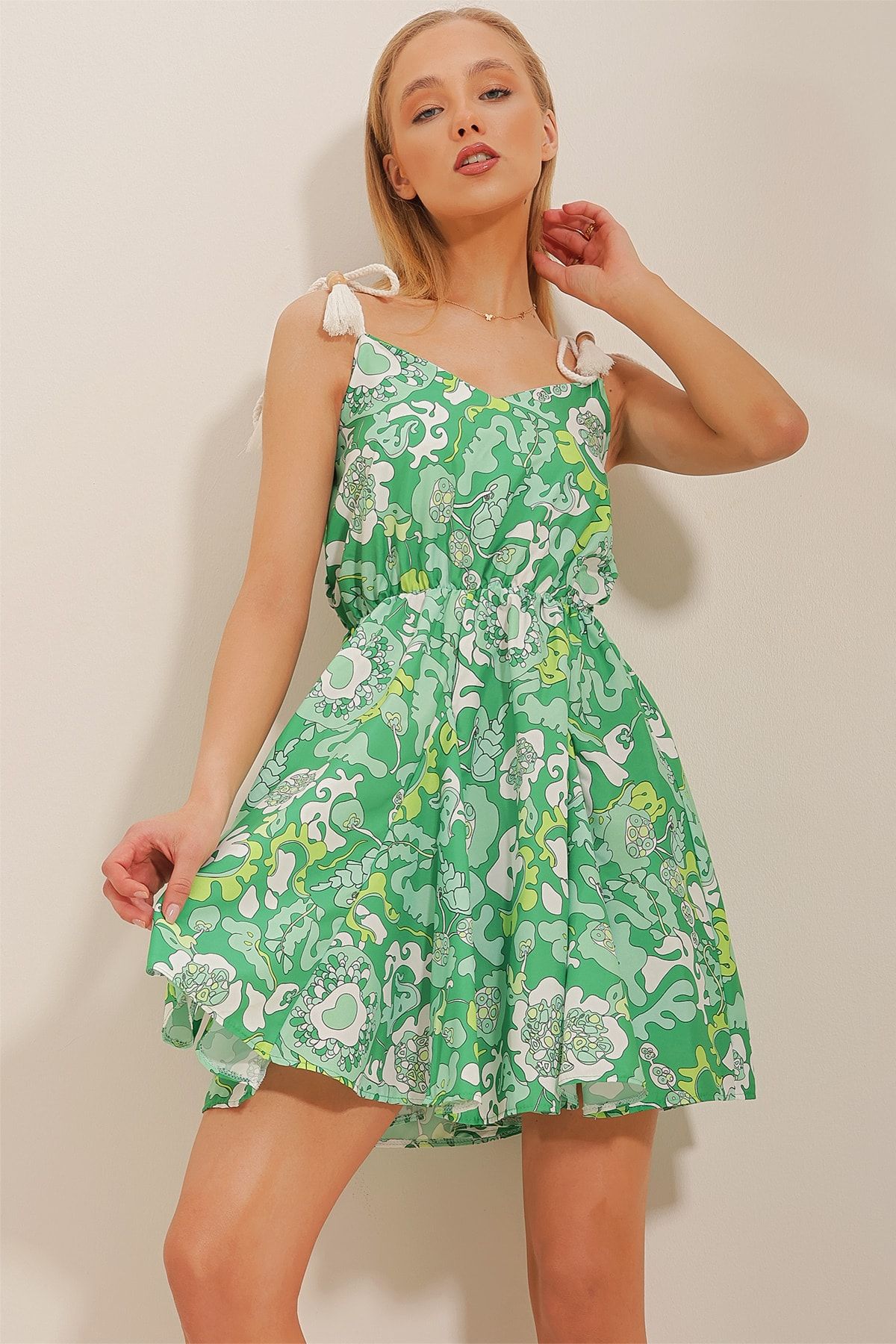 Trend Alaçatı Stili Kadın Yeşil Halat Askılı Desenli Poplin Elbise ALC-X10642