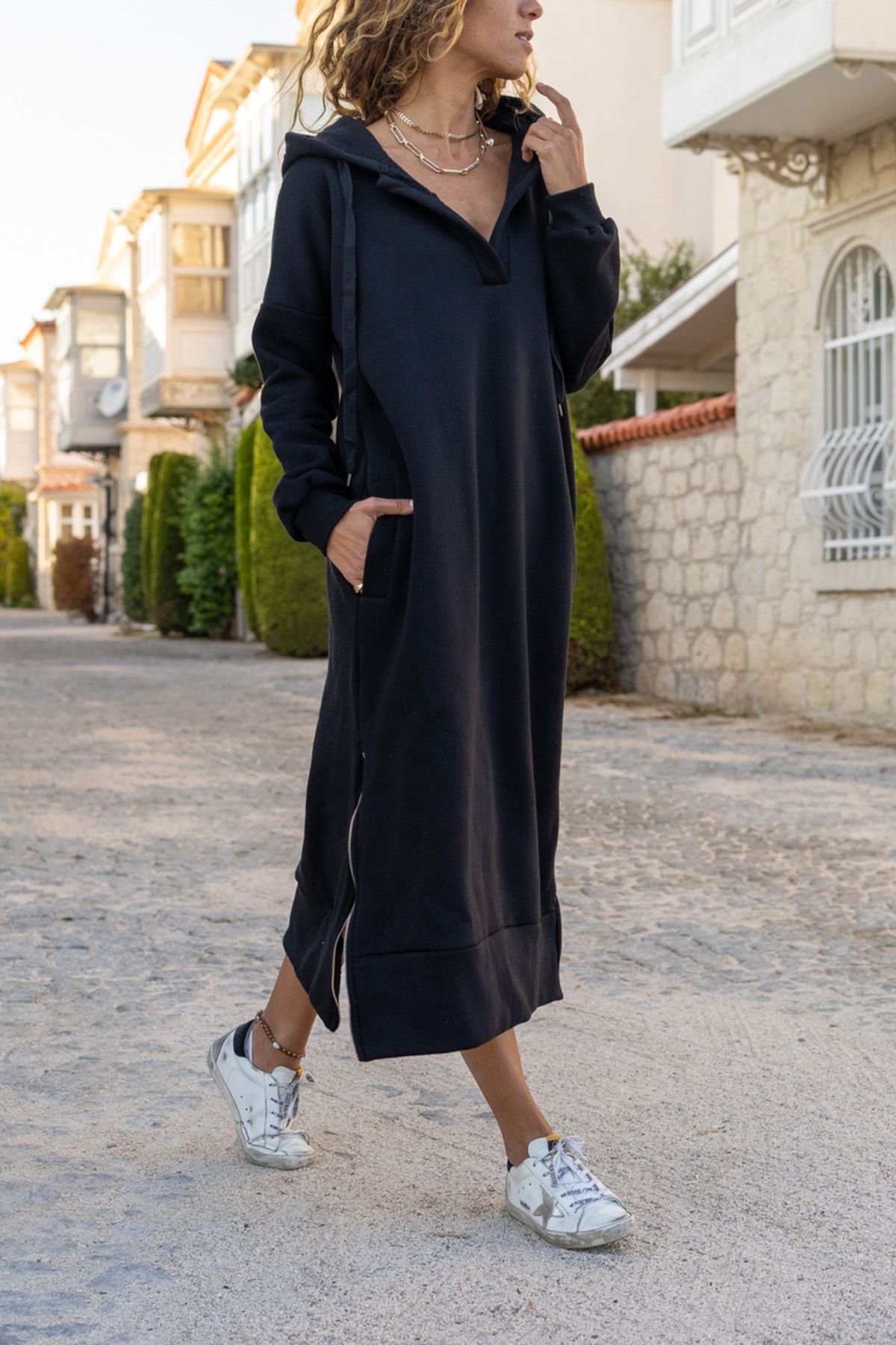 Güneşkızı Kadın Siyah Kapüşonlu Fermuarlı İçi Polar Oversize Sweat Elbise GK-TD1985
