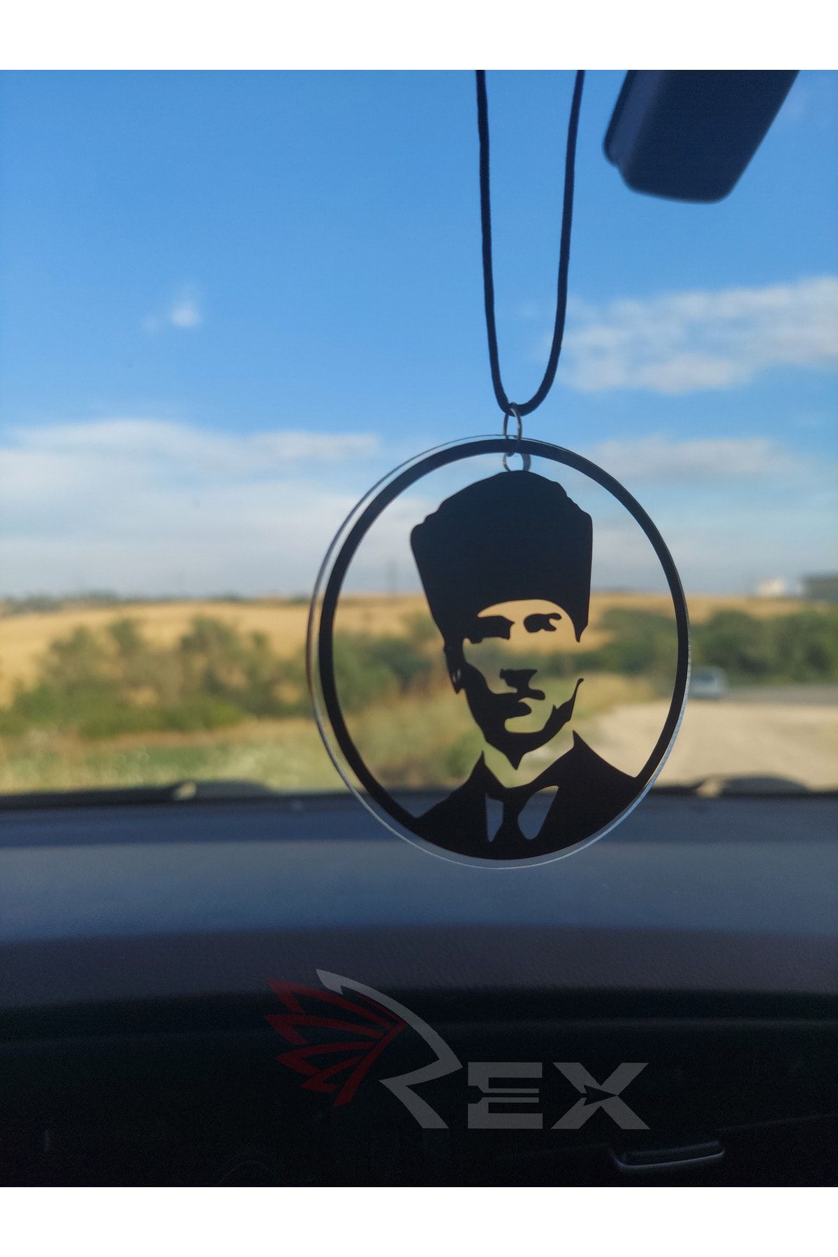 Rex Aksesuar Atatürk Portresi Dikiz Ayna Süsü Atatürk Portresi Ayna Süsü Yeni Trend Araç Ayna Süsü Araba Süsü