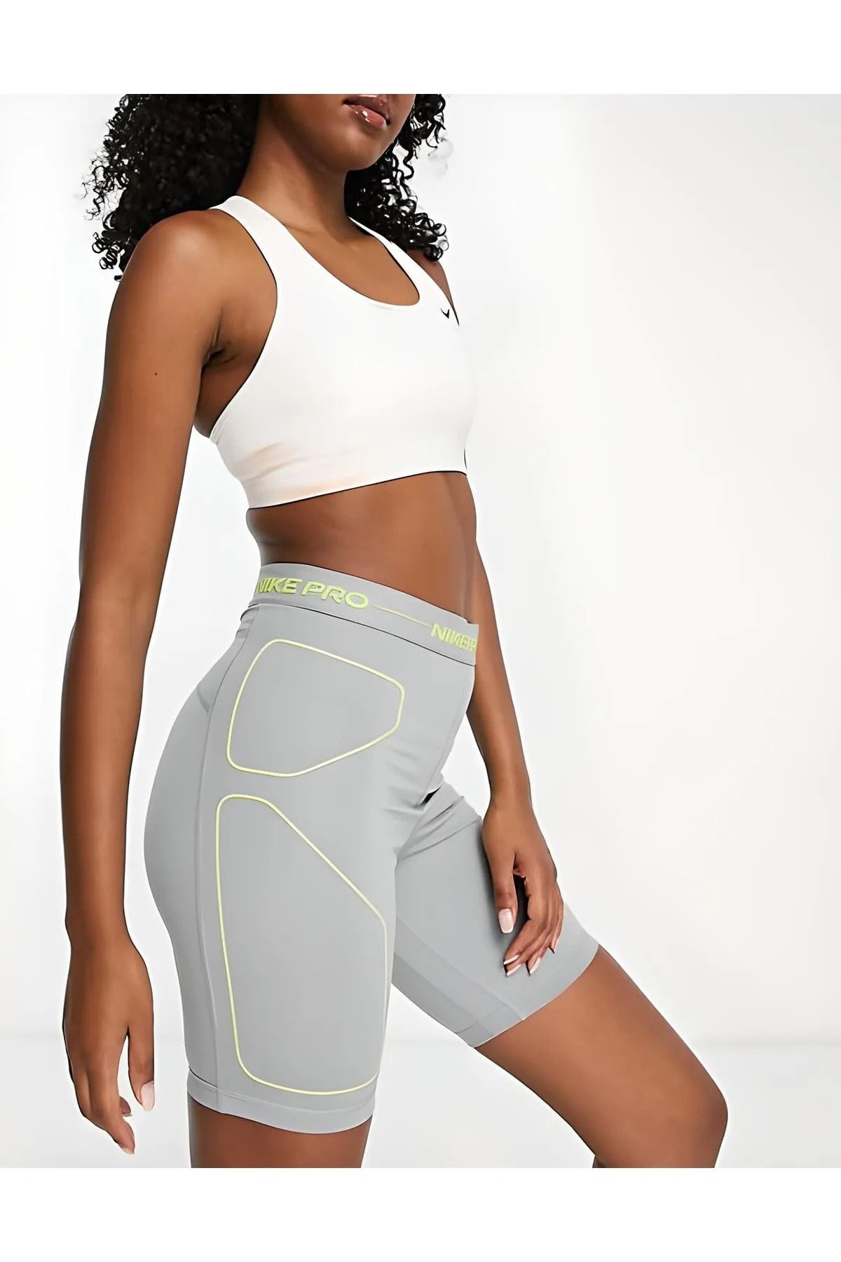 Nike Pro Dri-Fit Essential 7'' Yüksek Belli Training Kadın Şort