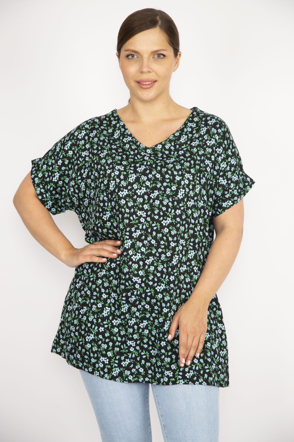 Şans Kadın Yeşil Büyük Beden Dokuma Viskon Kumaş Çiçek Desenli Yan Cepli Duble Kol Bluz 65n36600