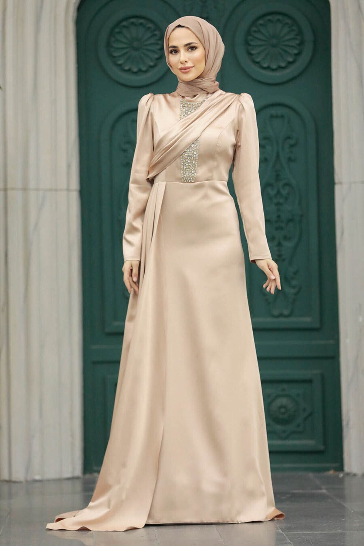 Neva Style Tesettürlü Abiye Elbise - Kuyruklu Gold Saten Tesettür Abiye 22891GOLD