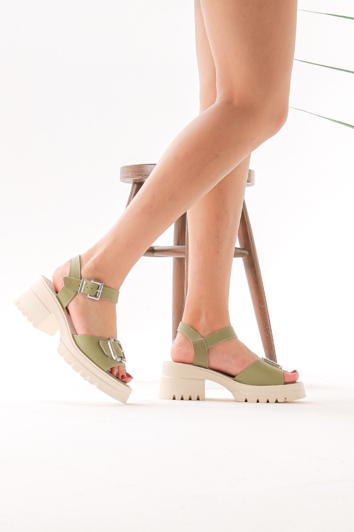 Cooliza Hakiki Deri Kemer Tokalı Rahat Şık Tarz Yeşil Yazlık Kadın Sandalet