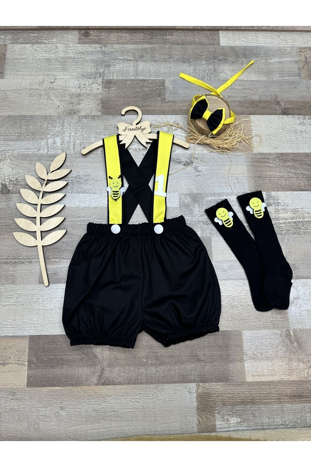Feriatolye Arı konsepti siyah sarı erkek bebek 1 yaş salopet doğum günü kıyafetii