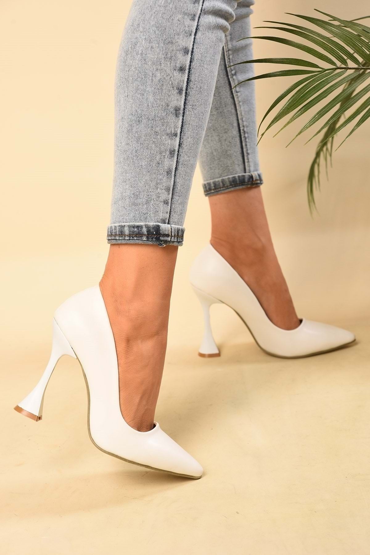 Shoeberry Kadın Nupia Beyaz Cilt Klasik Topuklu Ayakkabı