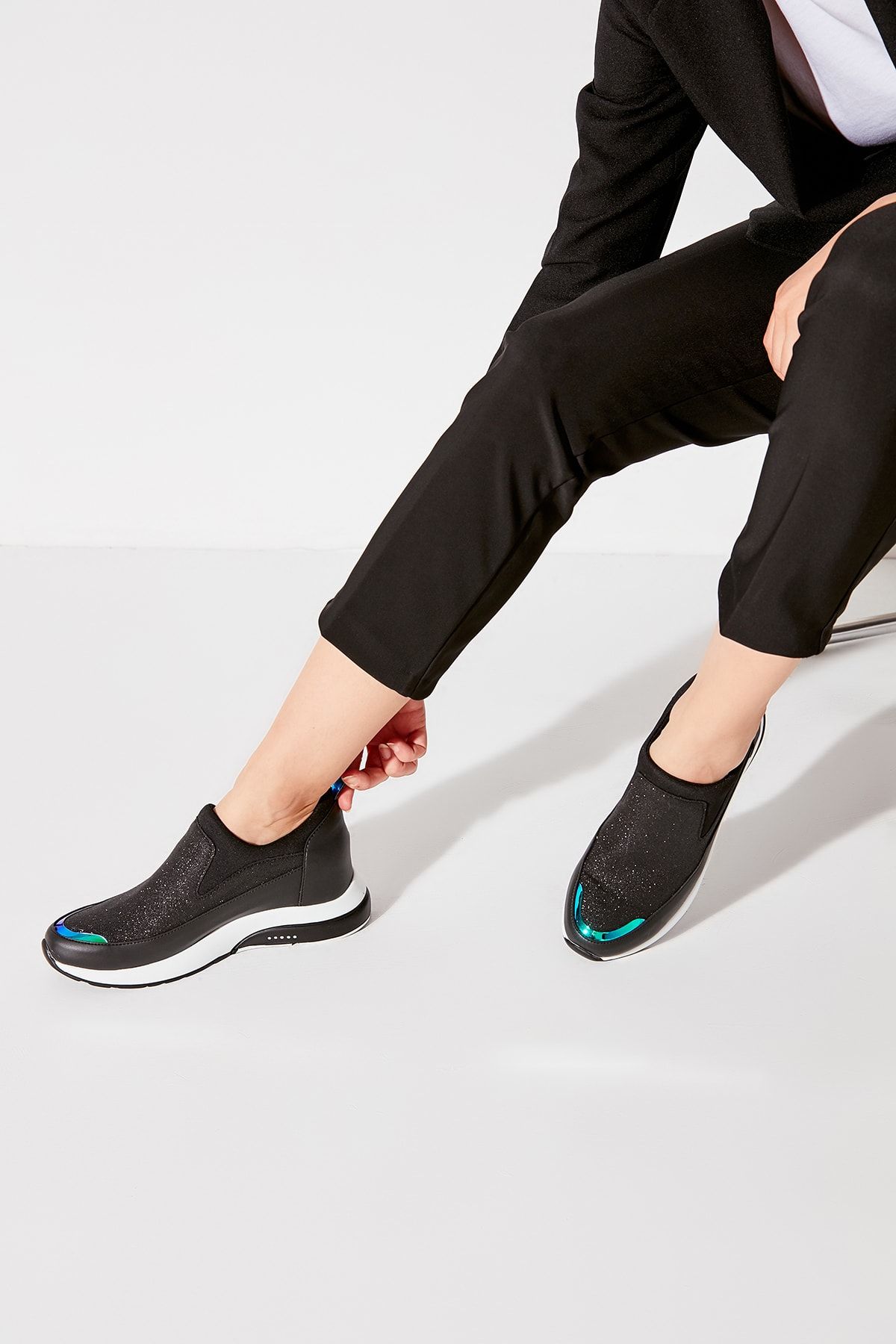 Dilipapuç Siyah Simli Kadın Sneaker DS-515