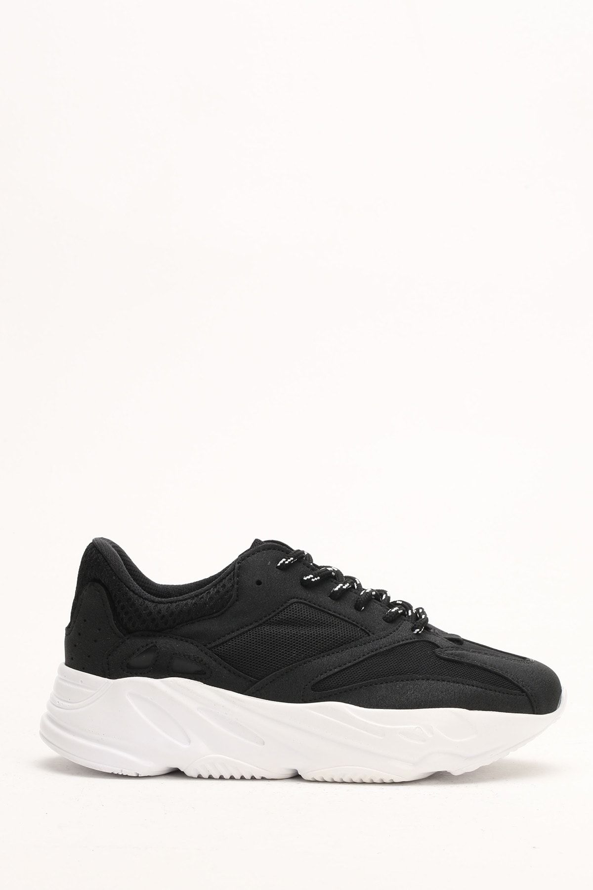 Ayakkabı Modası Siyah Beyaz Kadın Spor Ayakkabı 5003-19-105021