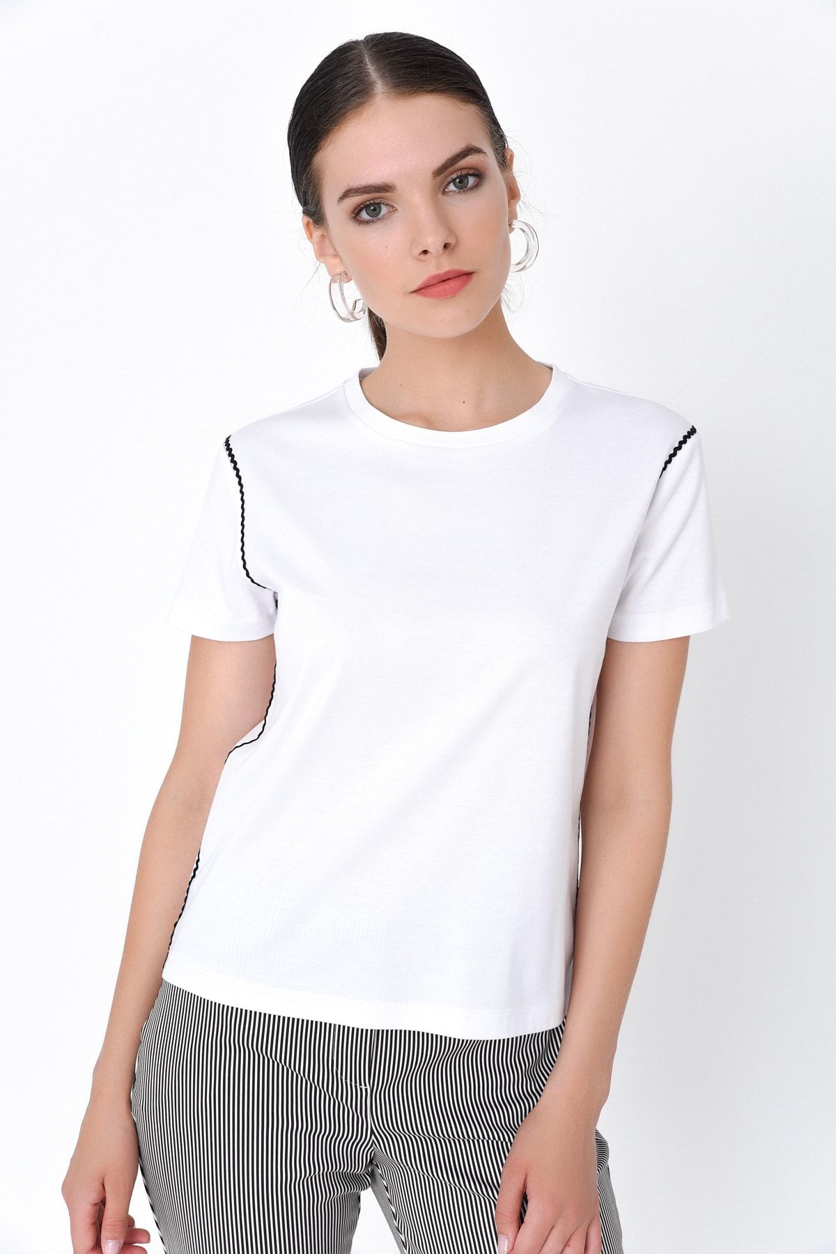 Hanna's Kadın Beyaz Kroşetalı Basic Tshirt
