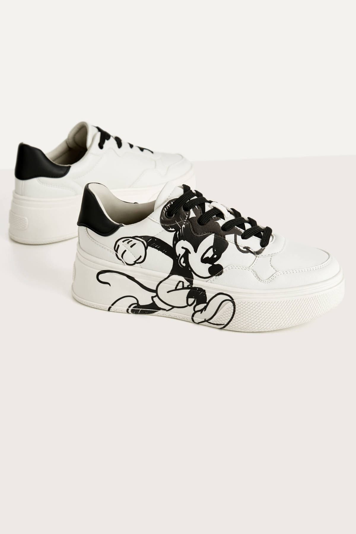 Bershka Kadın Beyaz “Mickey Gets Arty” Platform Spor Ayakkabı 11411560