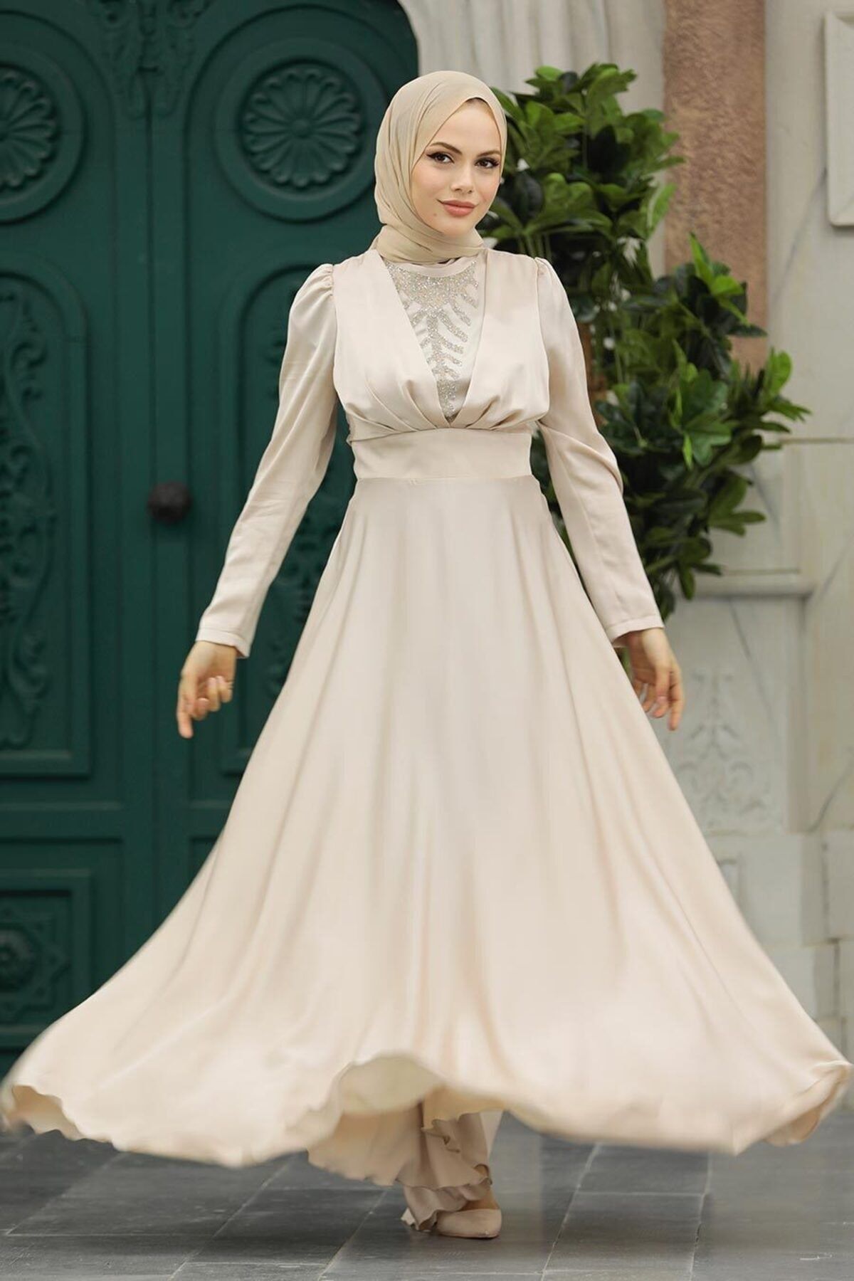 Neva Style Tesettürlü Abiye Elbise - Boncuk Detaylı Bej Tesettür Saten Abiye Elbise 39011bej