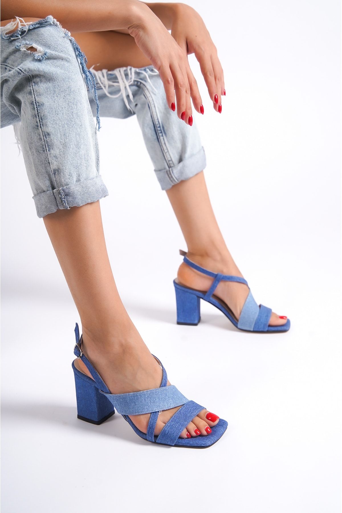 Limeo Açık Koyu Mavi Kot Renkli Kadın X Şeritli Tokalı Yazlık Kalın Yüksek Topuklu Ayakkabı