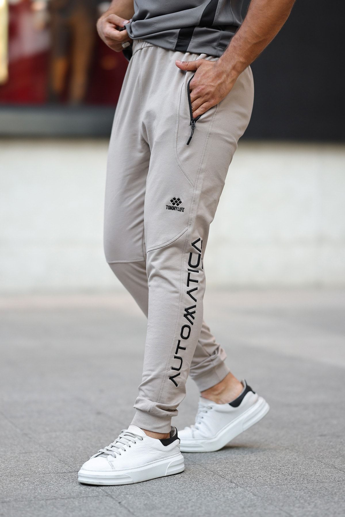 TOMMY LIFE Erkek Yazı Nakışlı Fermuar Cepli Jogger Alt Eşofman 84956 Koyu Bej