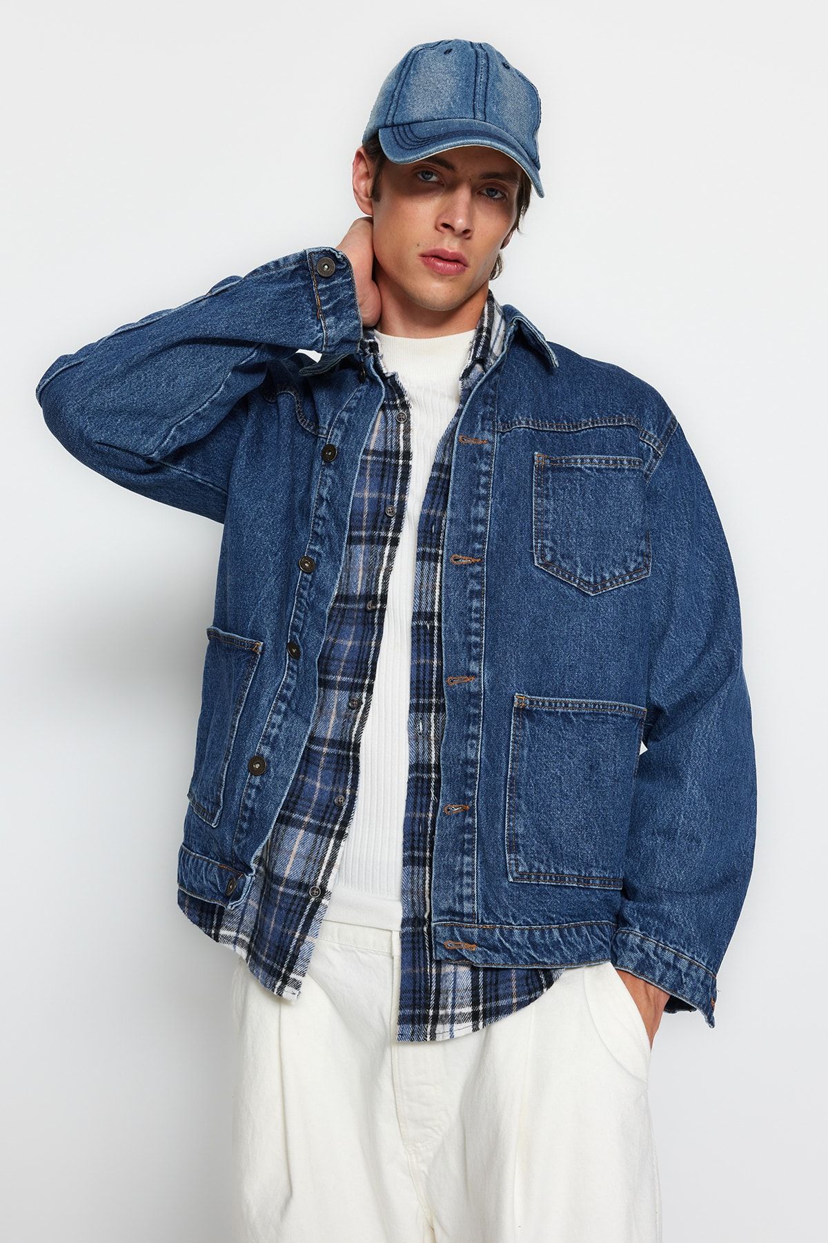 TRENDYOL MAN Orta Mavi %100 Pamuk Regular Fit Denim Kot Ceket TMNAW24CE00004