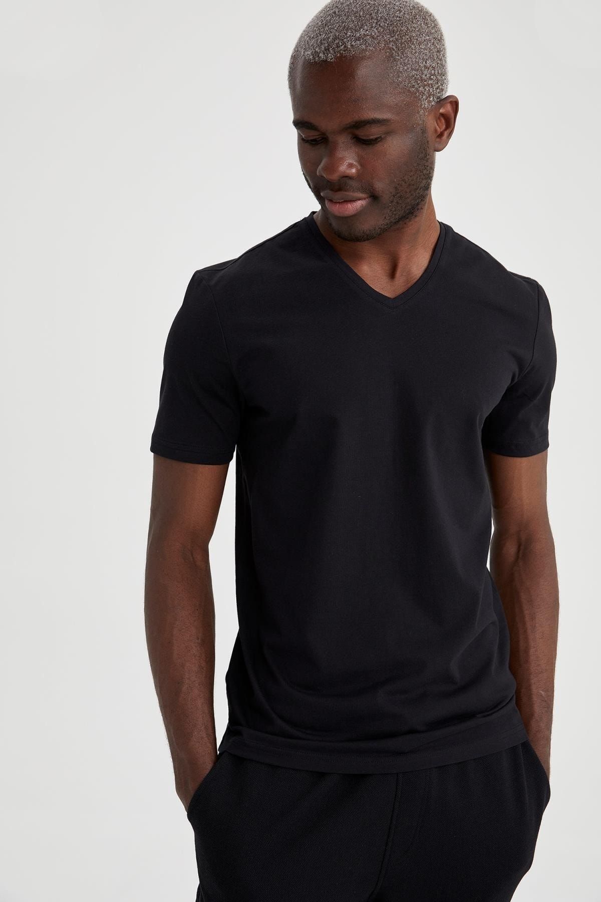 Defacto Slim Fit V Yaka Basic Pamuklu Penye Tişört