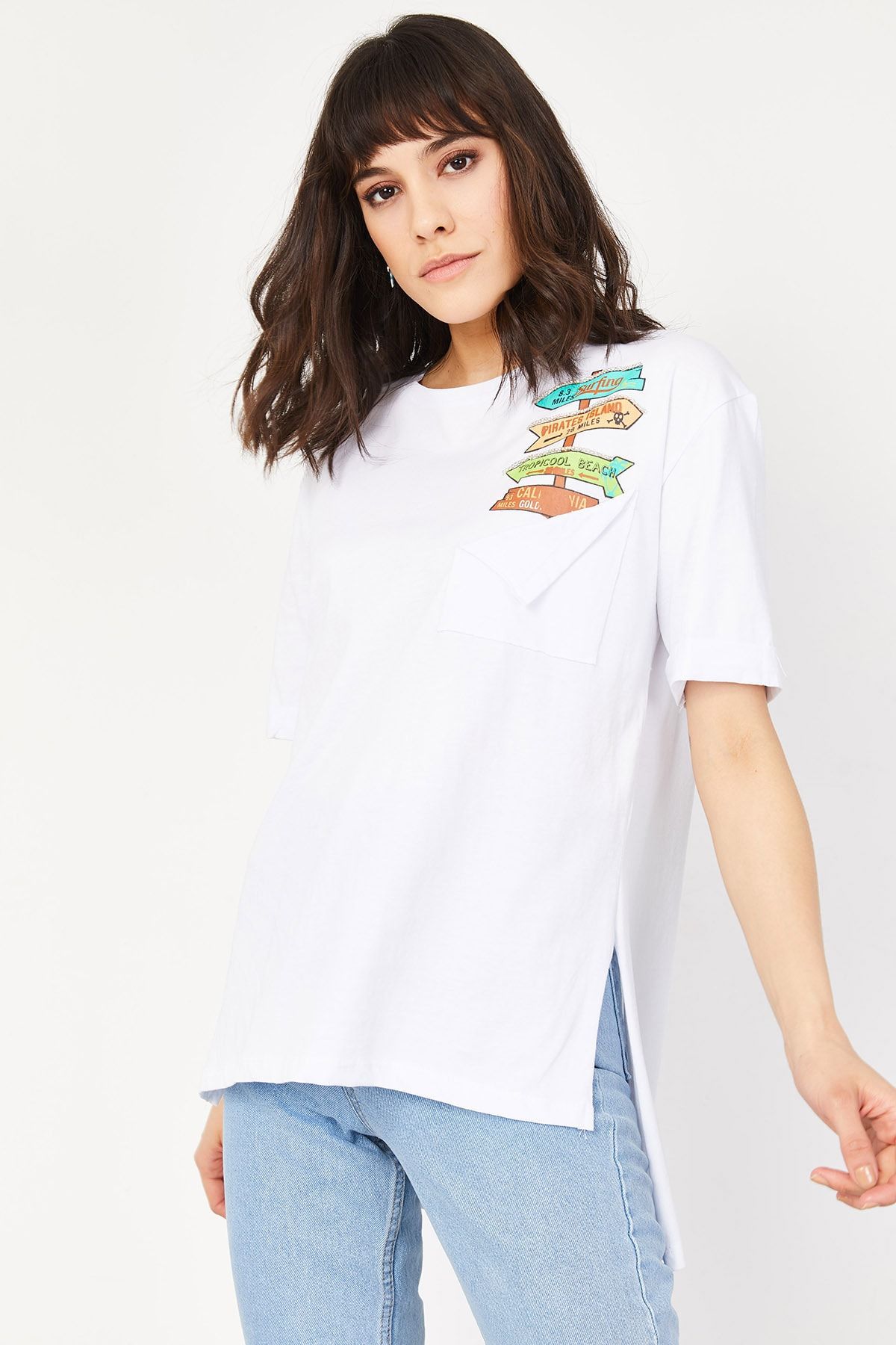 Lafaba Kadın Beyaz Önü Kısa Arkası Uzun Yanları Yırtmaçlı T-shirt