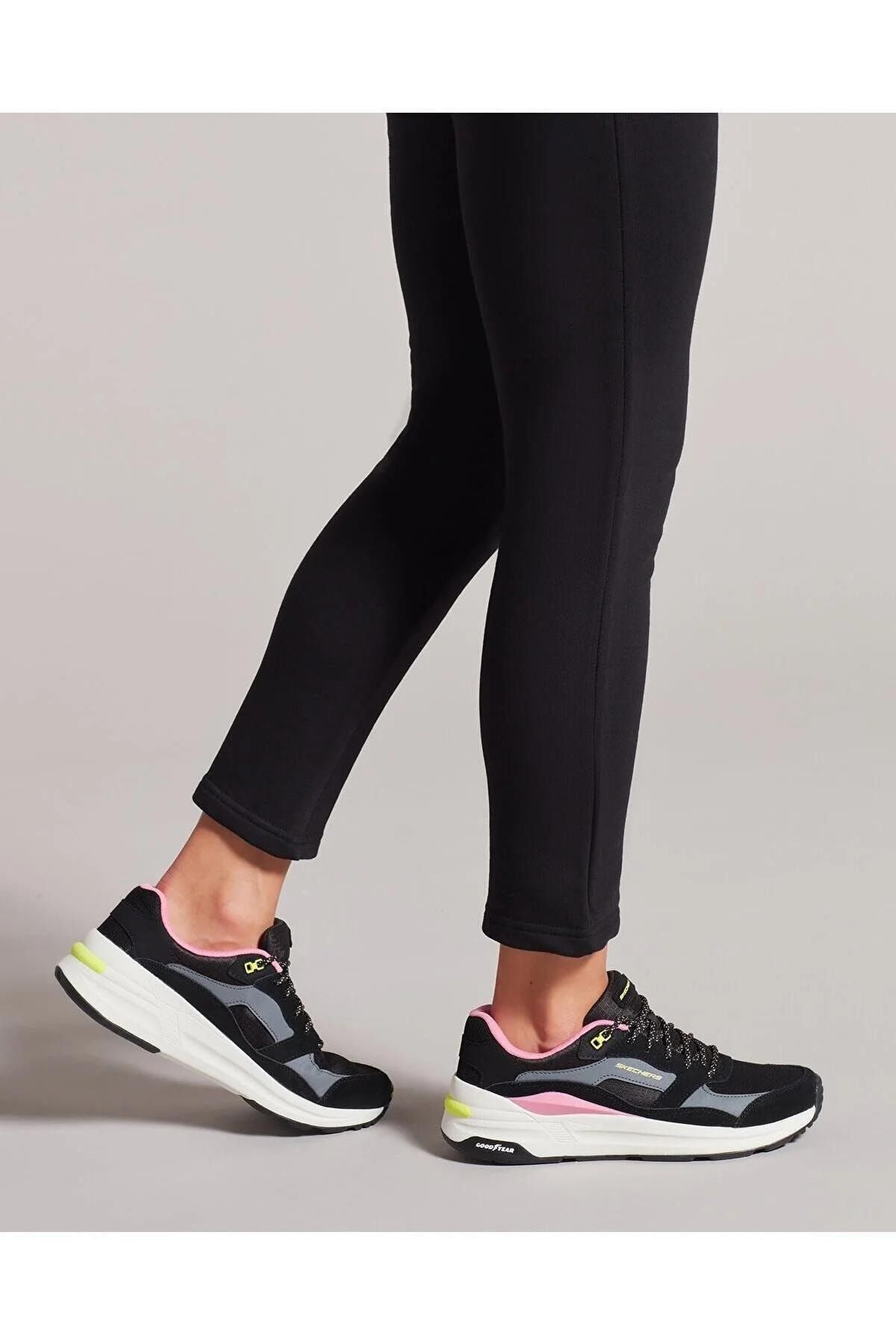 Skechers 149626 BKMT Global Jogger-Full Envy Kadın Spor Ayakkabı